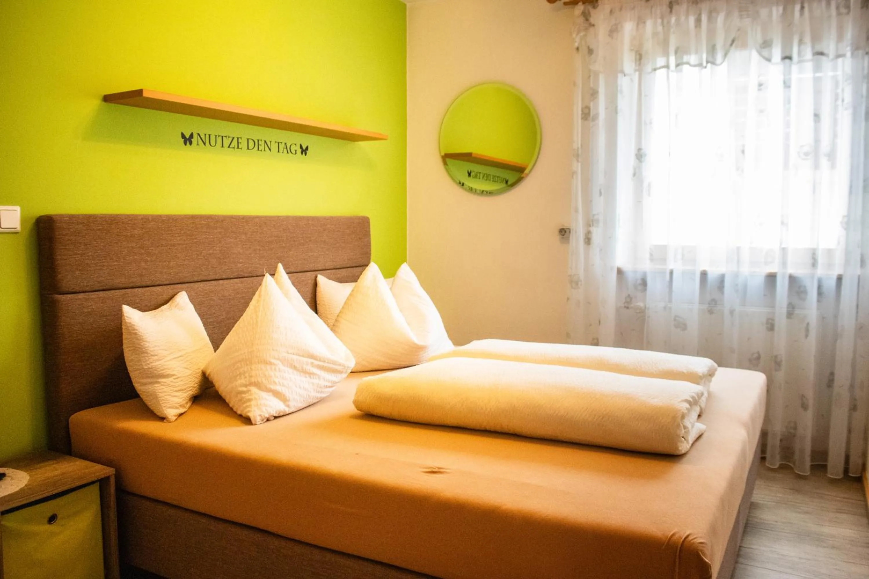 Bedroom, Bed in Appartement Thanei