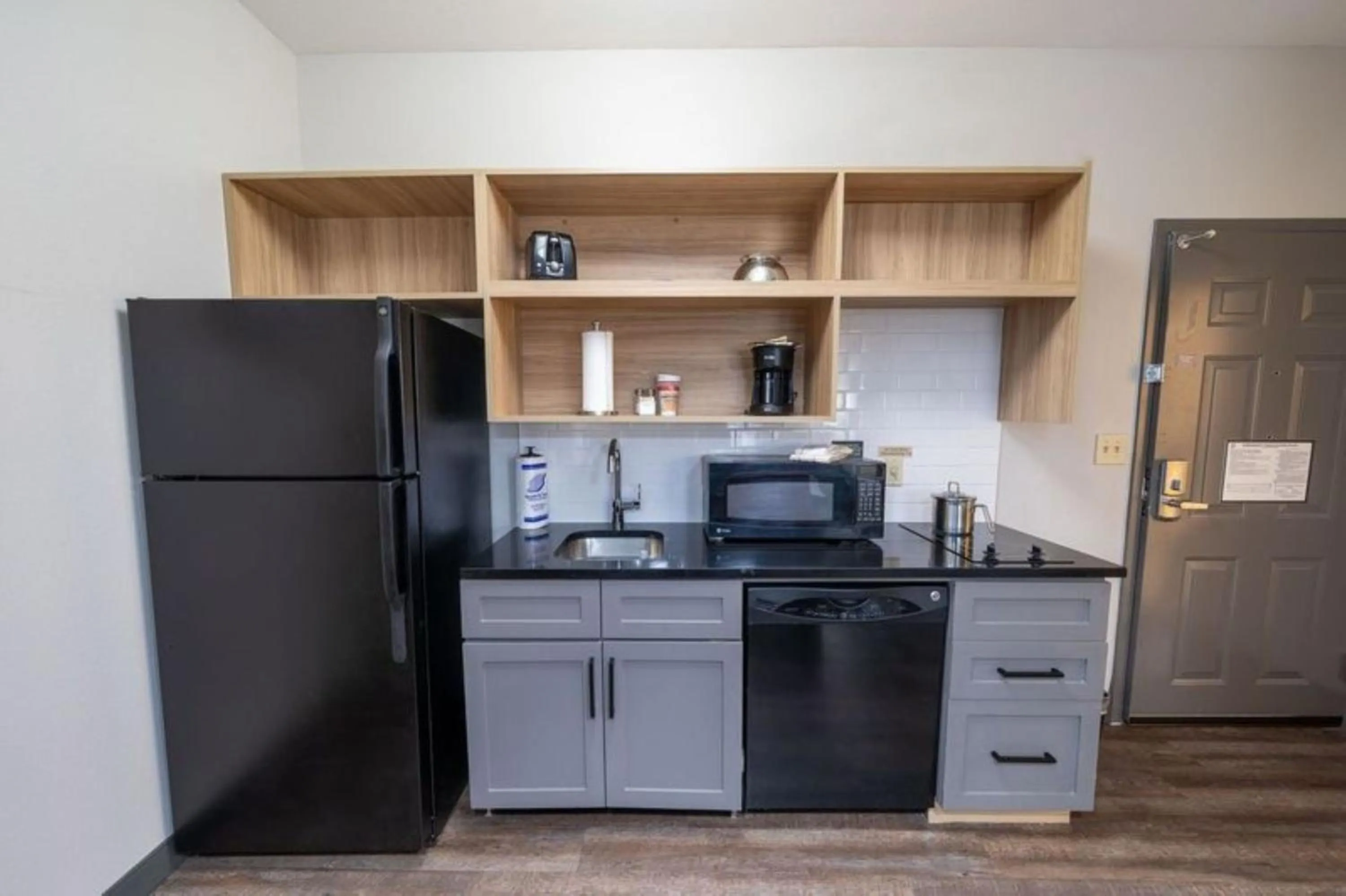 Photo of the whole room in Candlewood Suites Baytown by IHG