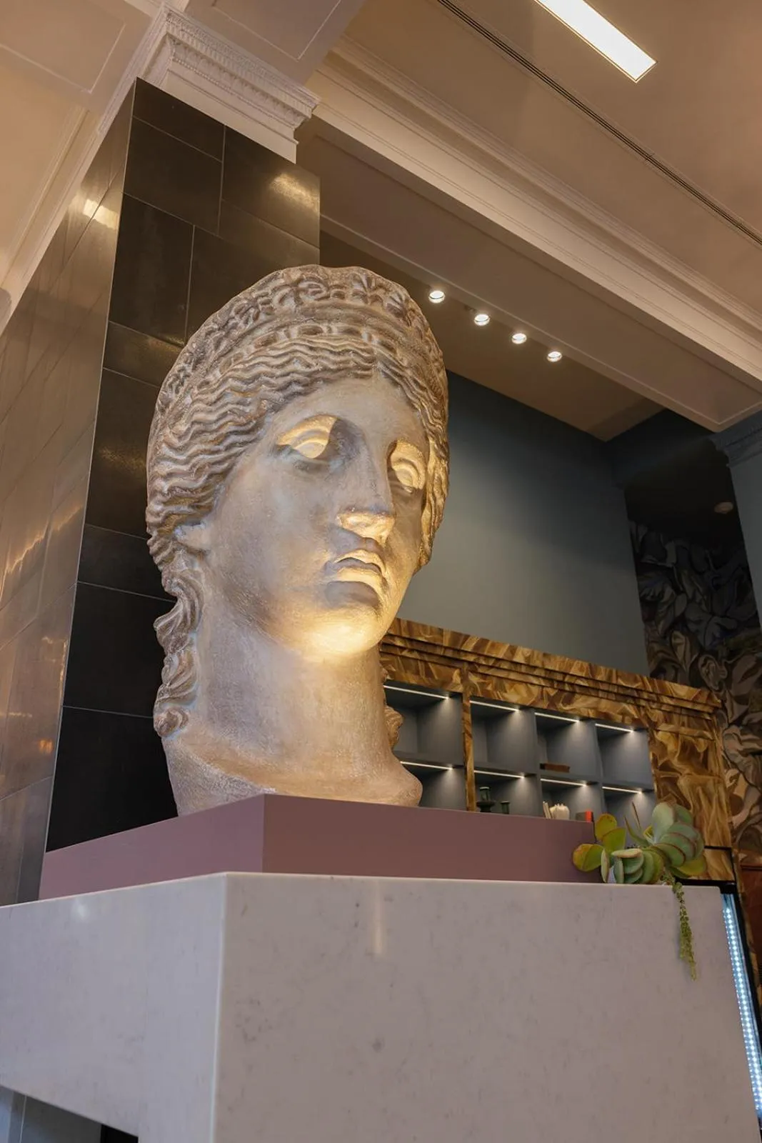 Lobby or reception in voco Hotel Napoleon Memphis by IHG