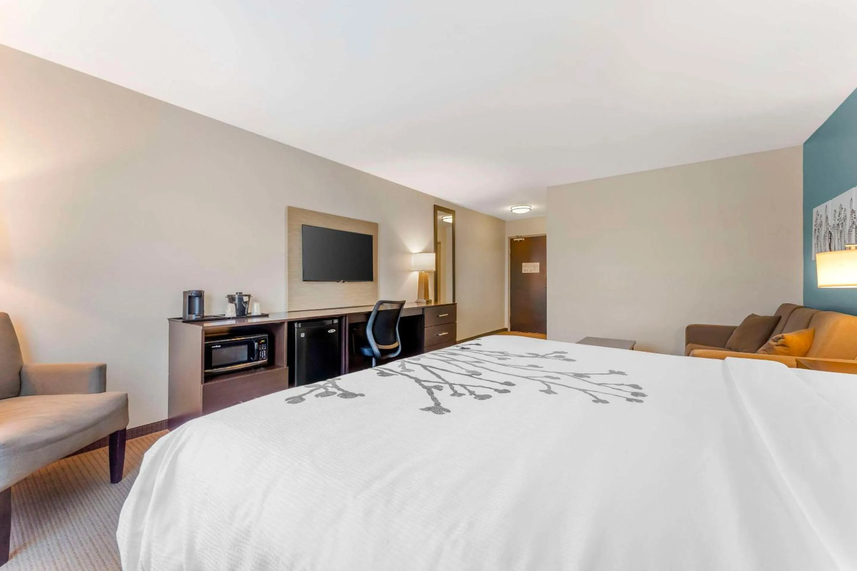 Bedroom, Bed in Sleep Inn & Suites Cumberland