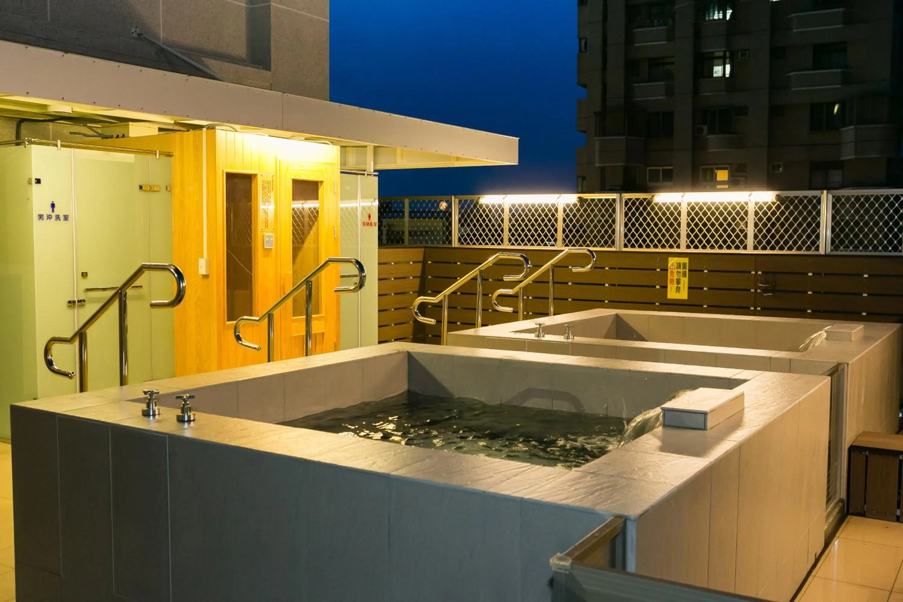 Open Air Bath in Royal Gold Hotel