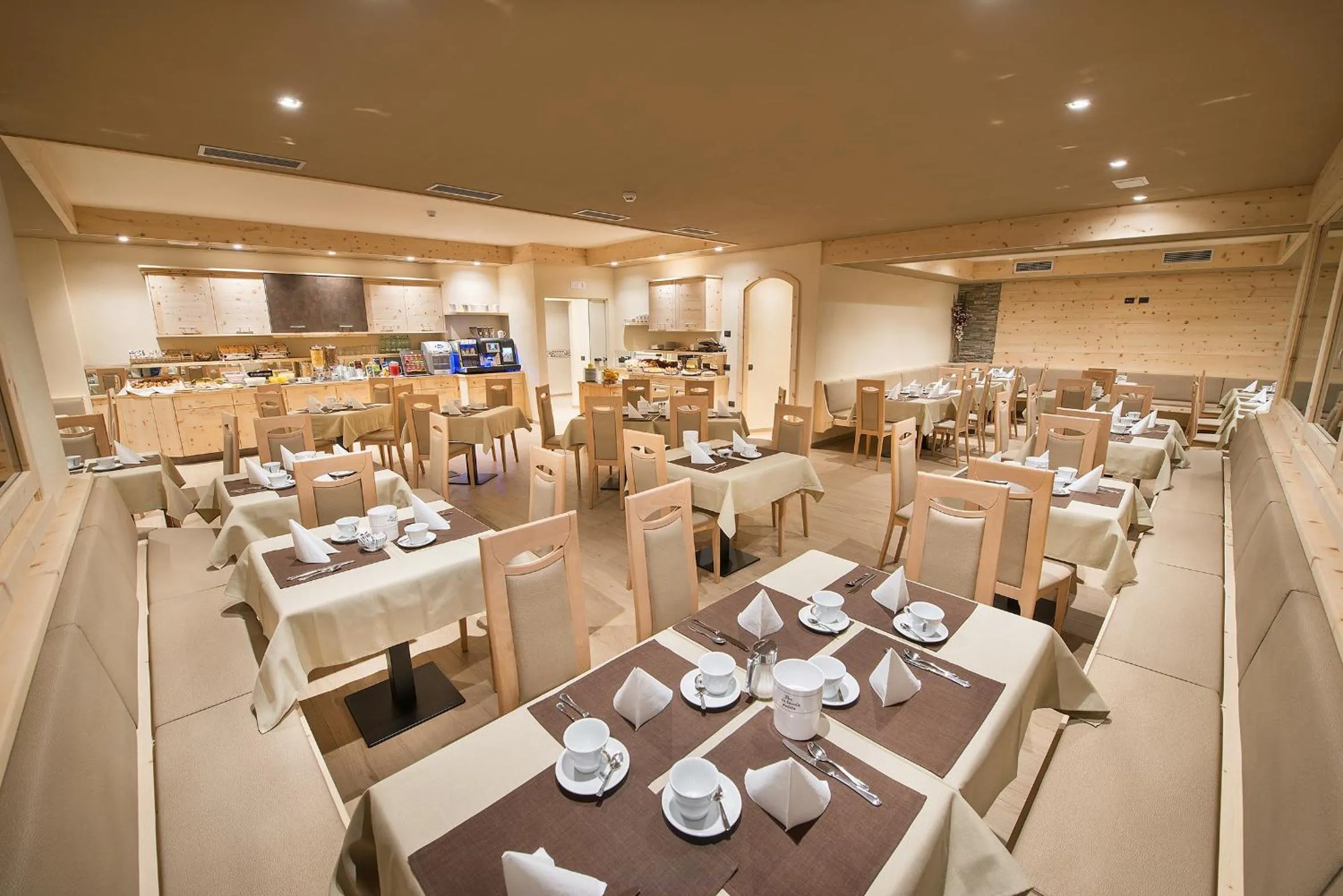 Restaurant/places to eat in Hotel Silvestri