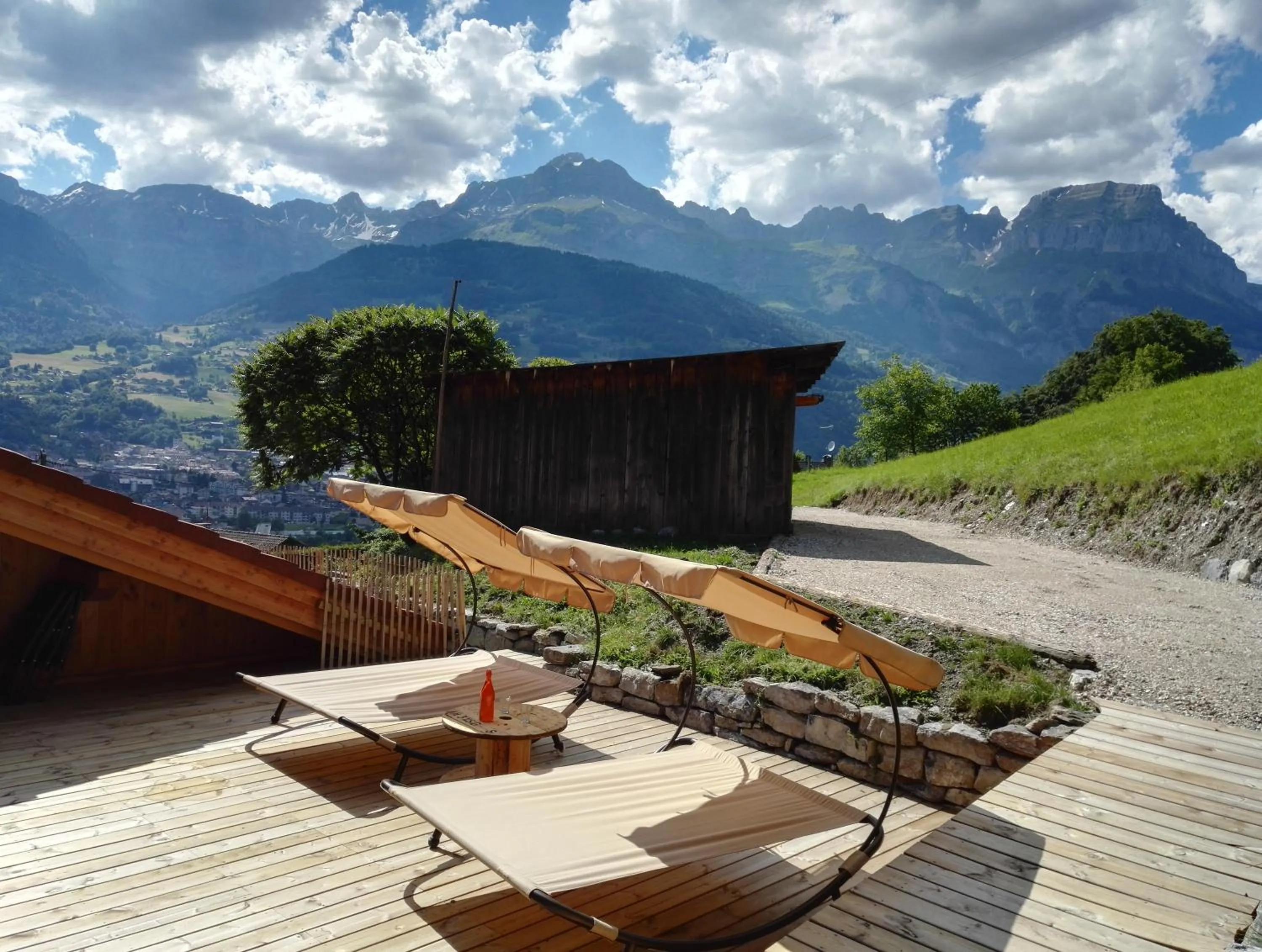 Patio in Chantemerle 1741, chambres d'hôtes à la montagne