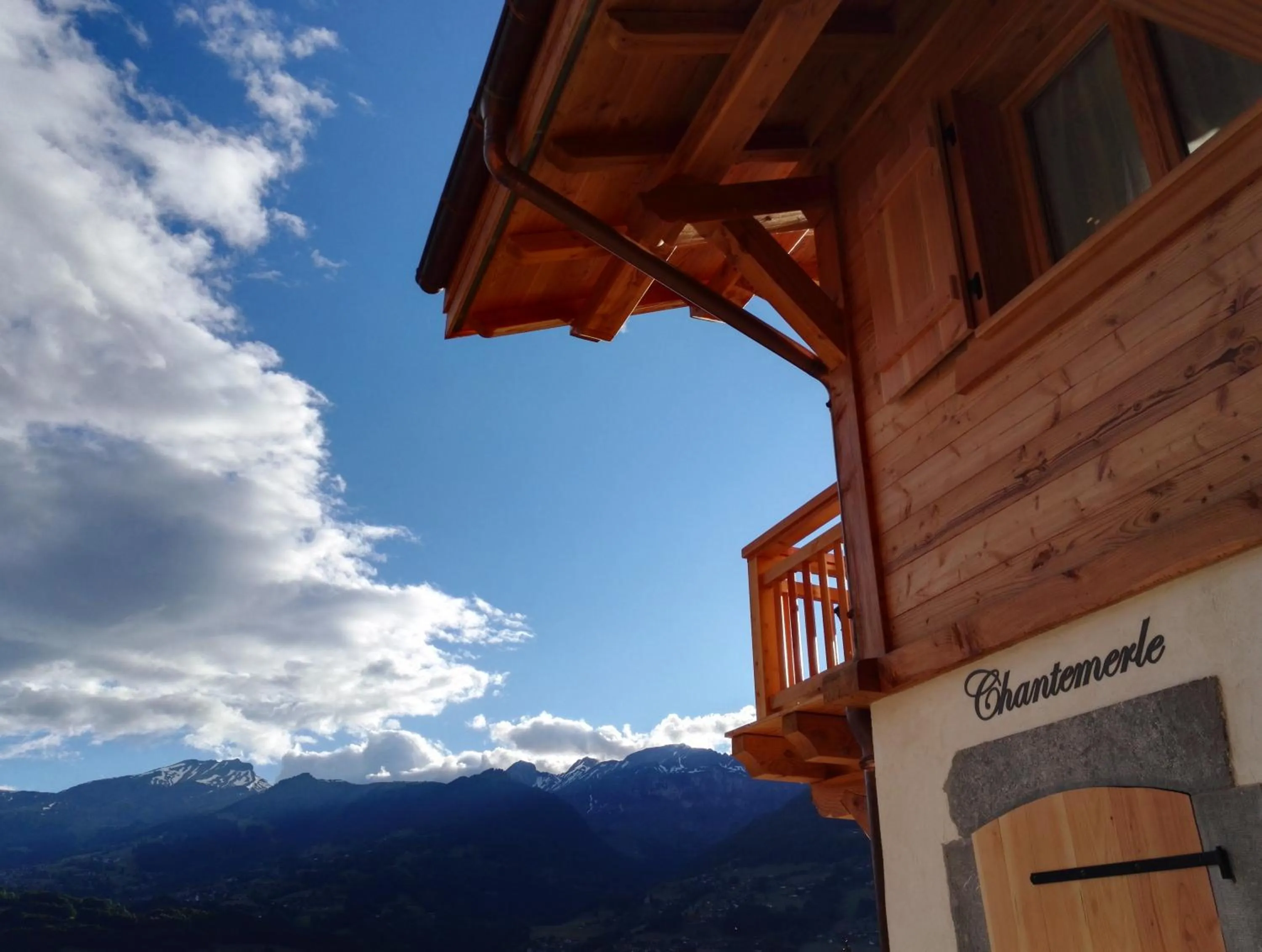 Property building in Chantemerle 1741, chambres d'hôtes à la montagne