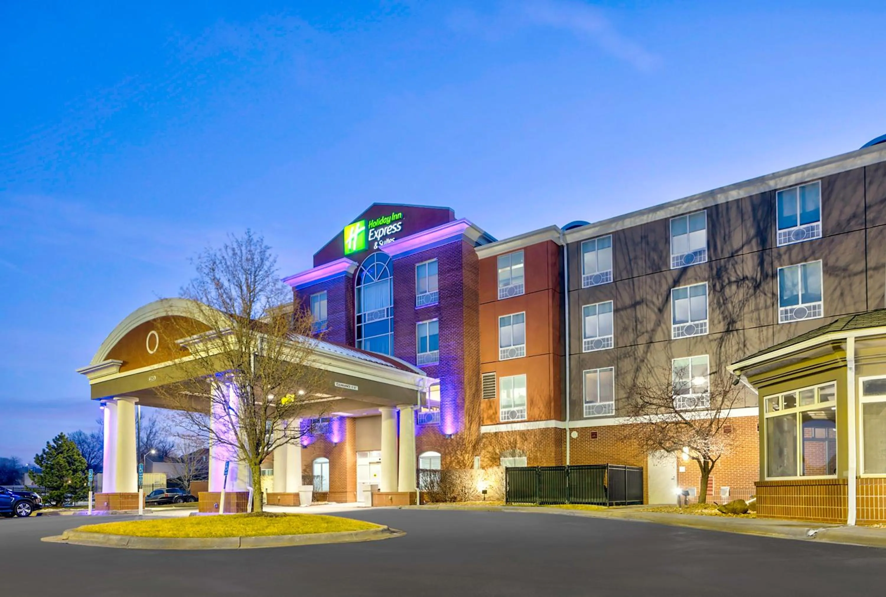 Property building in Holiday Inn Express Hotel & Suites Kansas City - Grandview by IHG