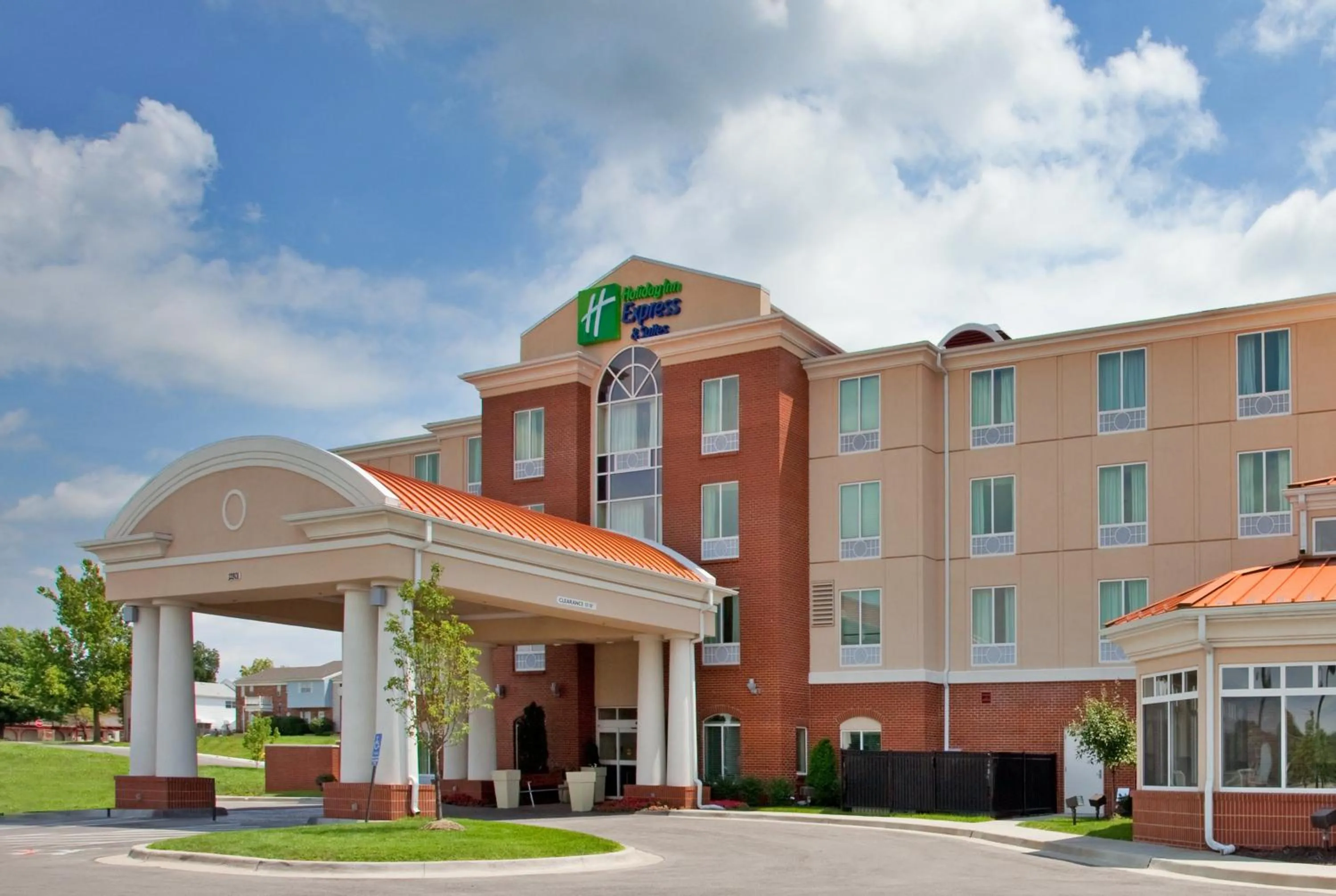 Property building in Holiday Inn Express Hotel & Suites Kansas City - Grandview by IHG