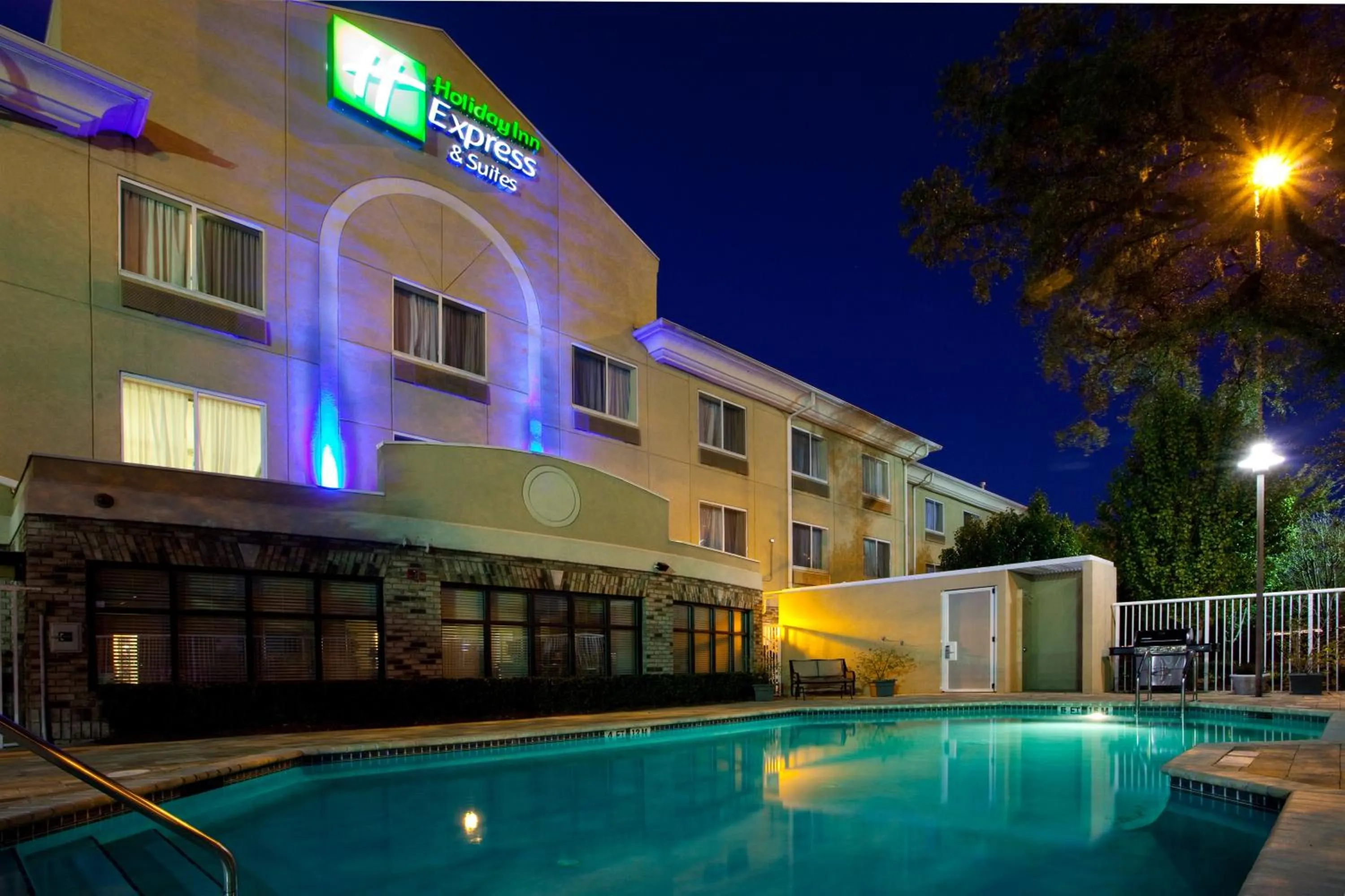 Swimming pool in Holiday Inn Express Hotel & Suites Jacksonville-Blount Island by IHG