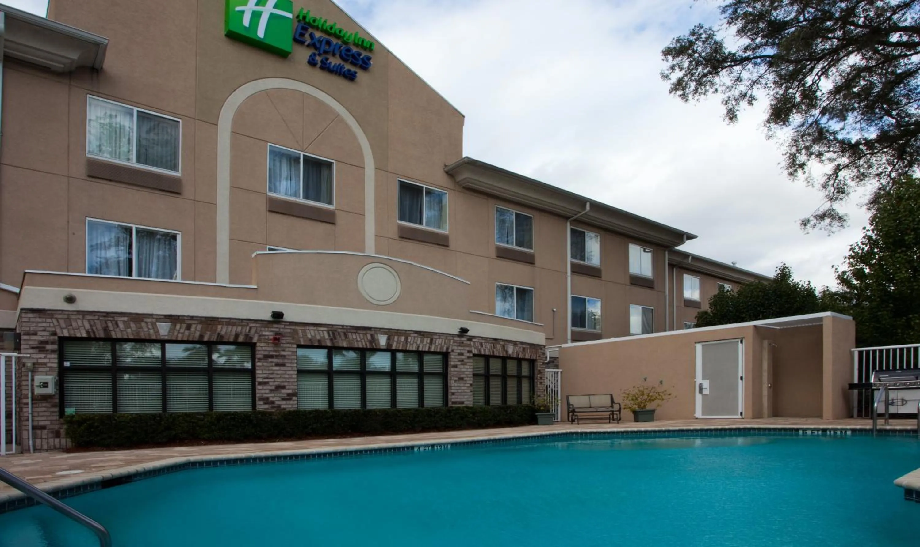 Swimming pool in Holiday Inn Express Hotel & Suites Jacksonville-Blount Island by IHG