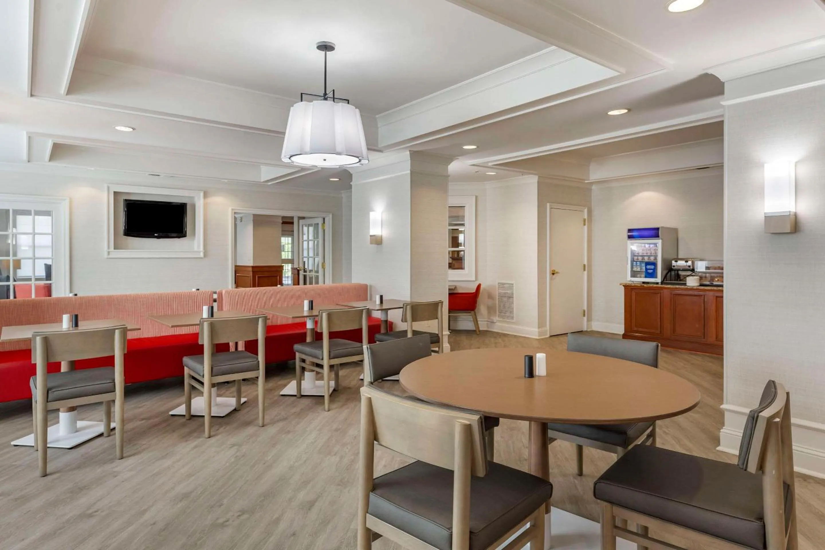 Breakfast in Comfort Inn & Suites