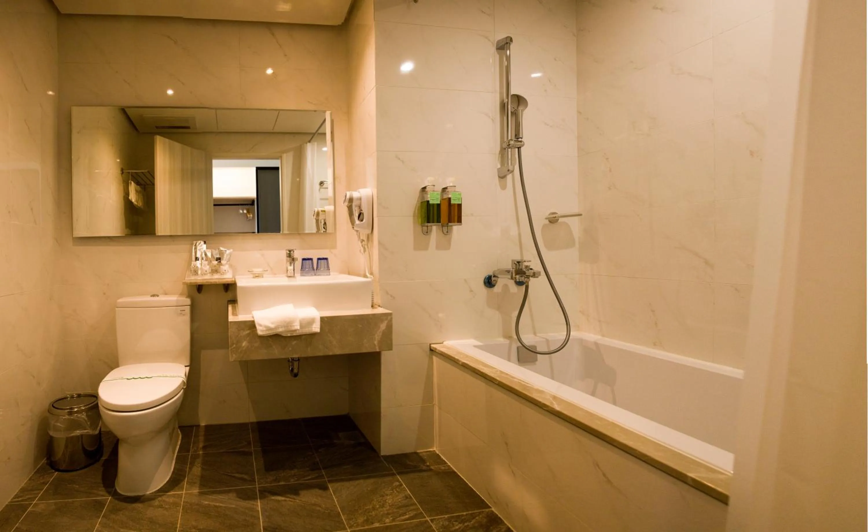 Bathroom in 墾丁椰林 海灘文旅