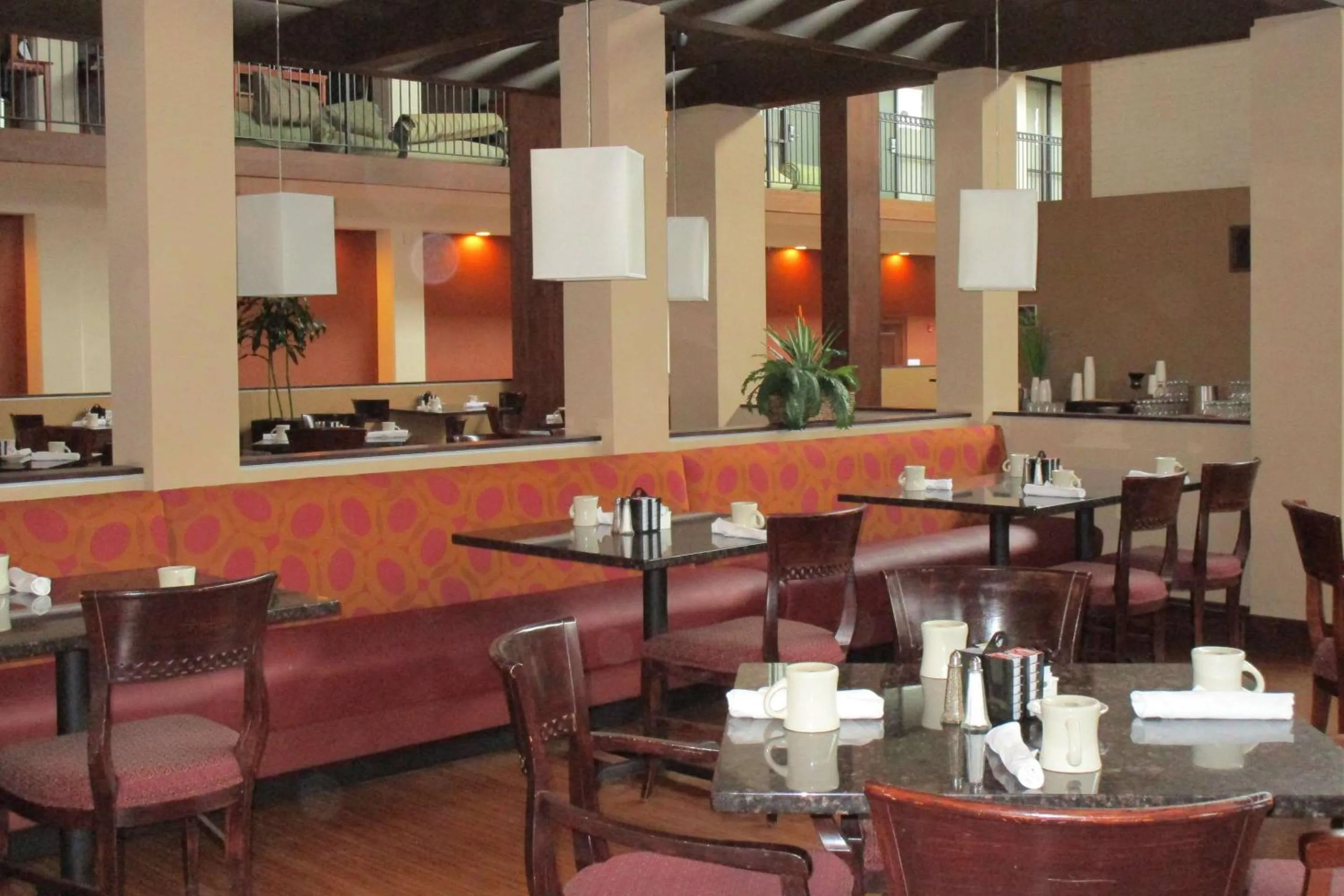 Restaurant/places to eat in Radisson Hotel Lenexa Overland Park