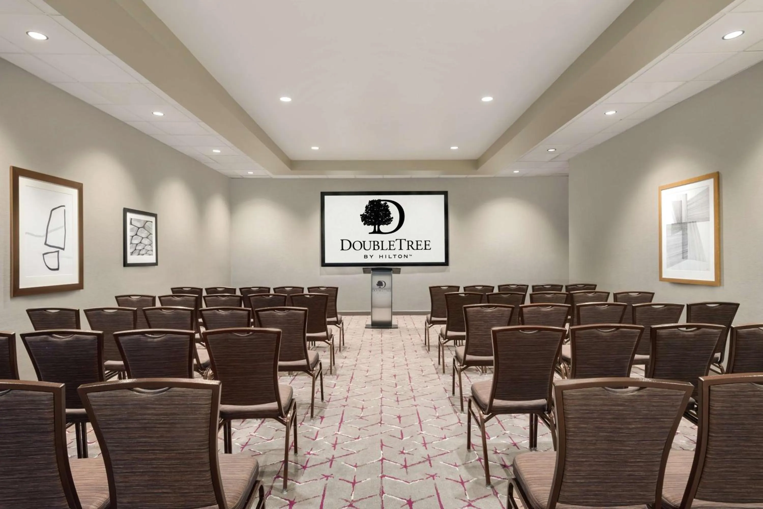 Meeting/conference room in DoubleTree by Hilton St. Paul, MN