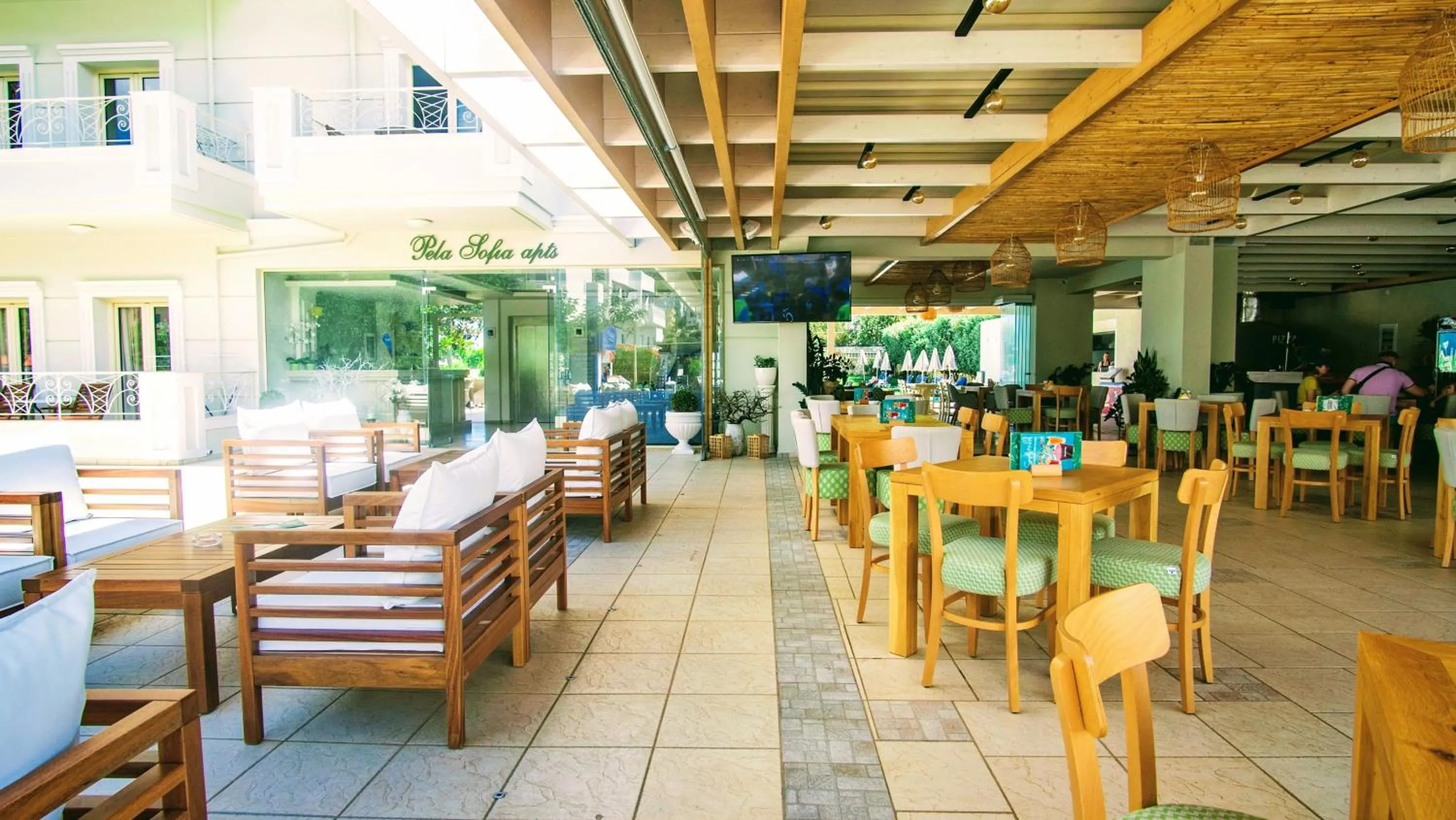 Restaurant/places to eat in Pela Sofia