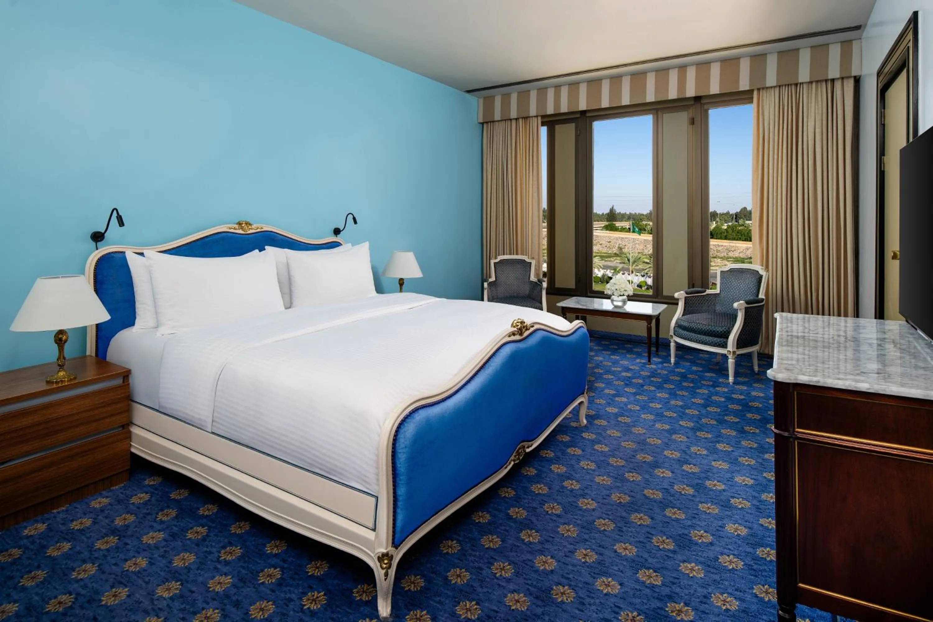 Photo of the whole room, Bed in InterContinental Taif by IHG