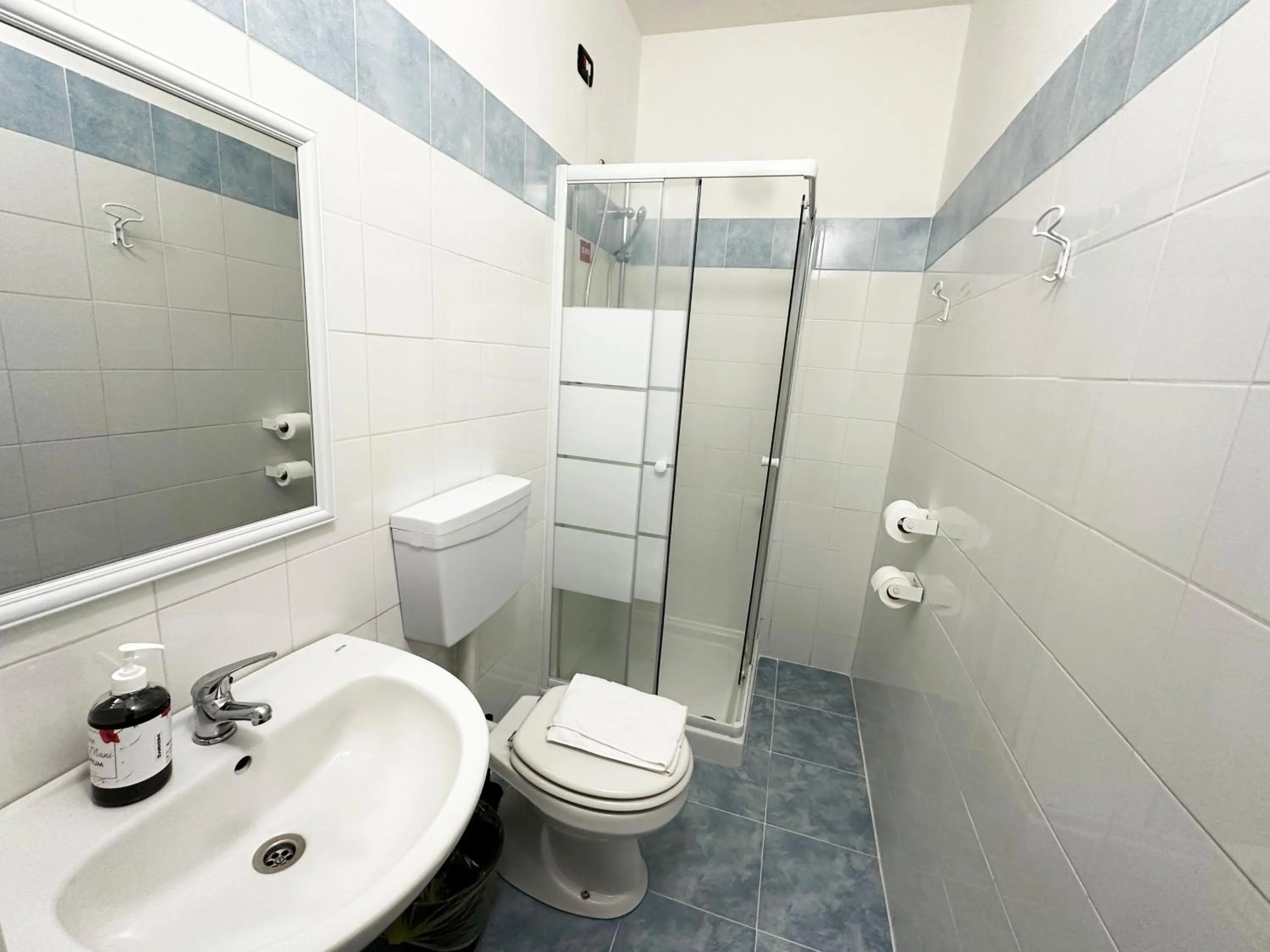 Bathroom in Mio Hostel