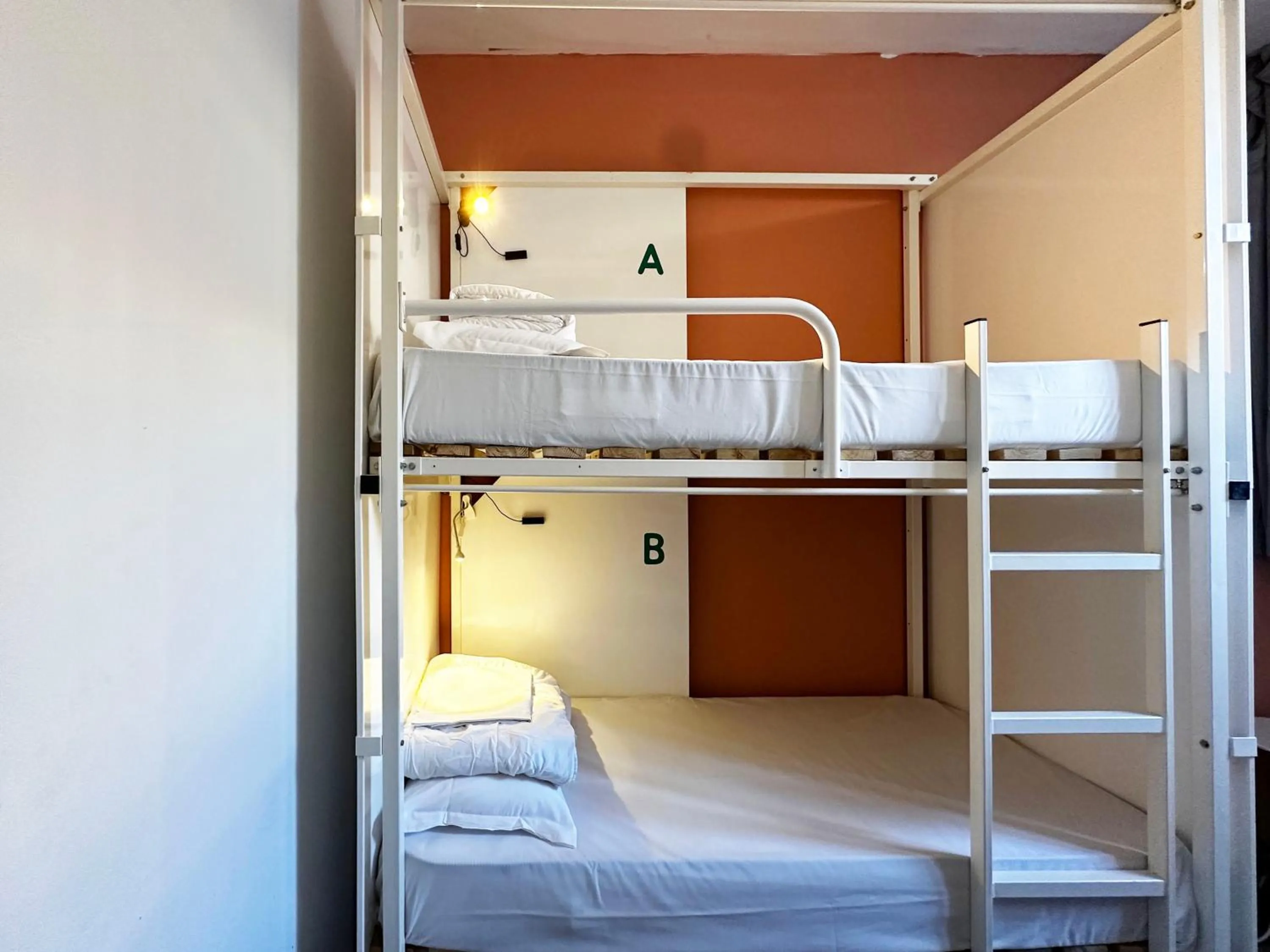 bunk bed, Bed in Mio Hostel