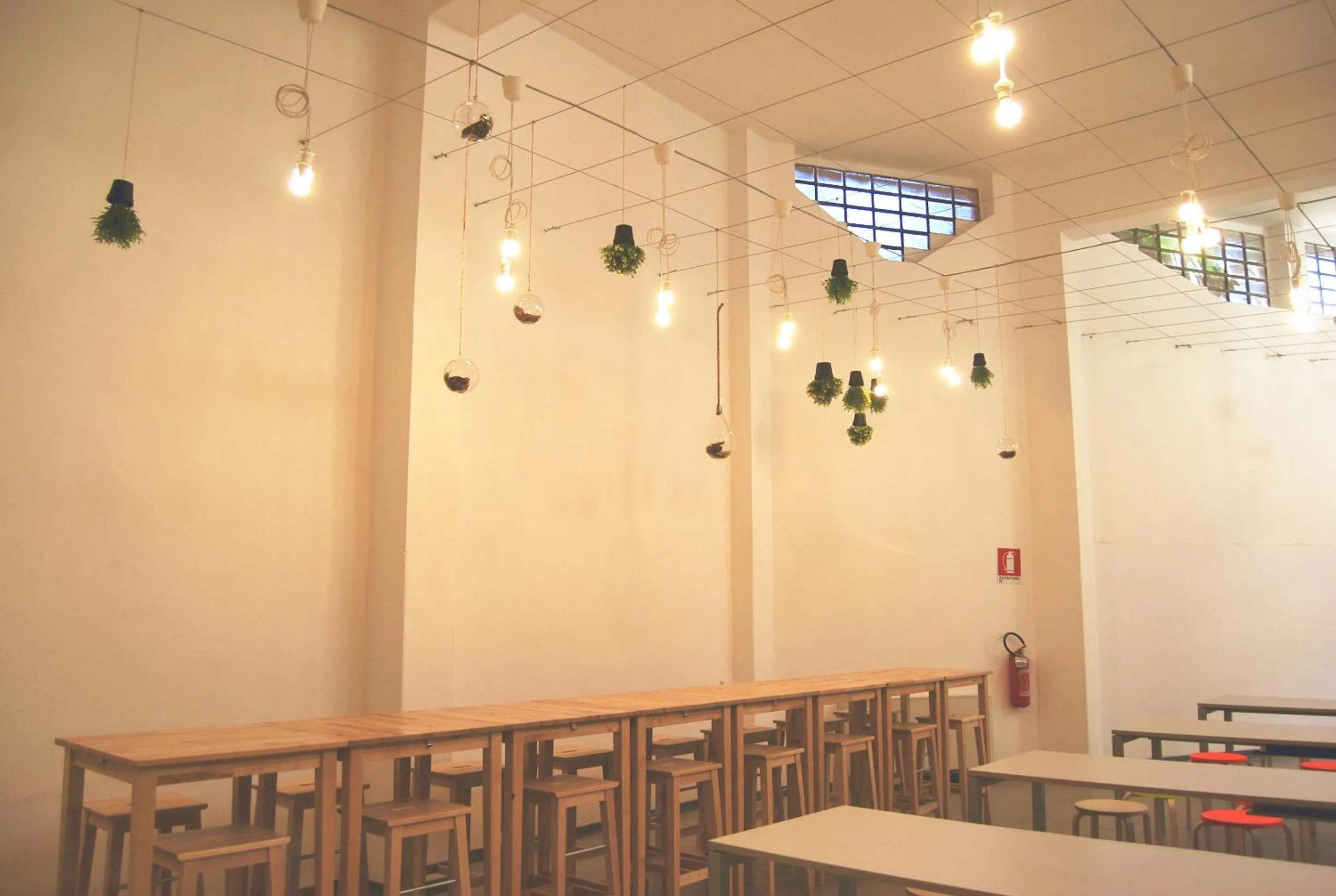 Restaurant/places to eat in Mio Hostel