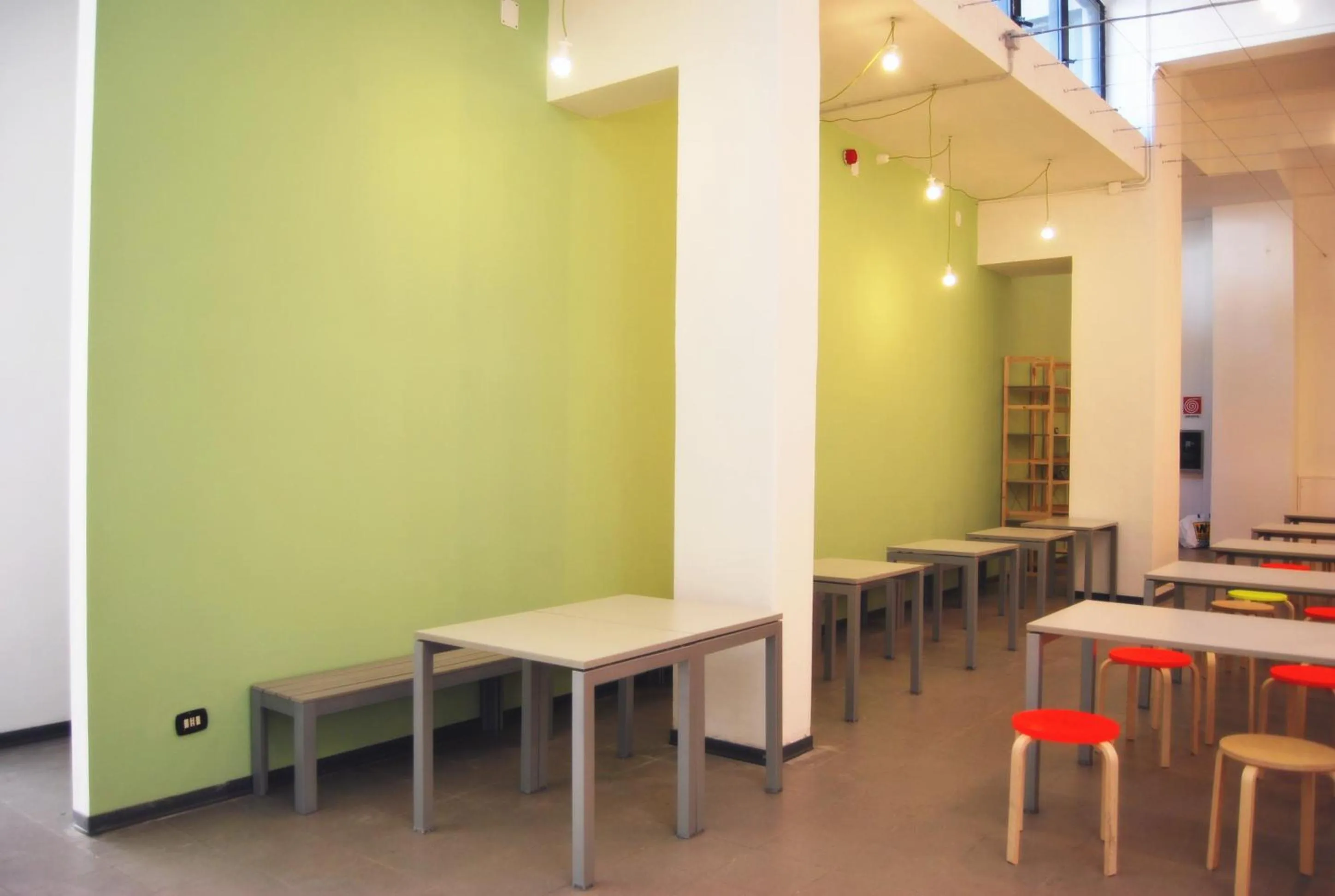 Restaurant/places to eat in Mio Hostel