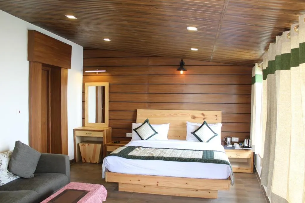 Decorative detail, Bed in Jharipani Castle