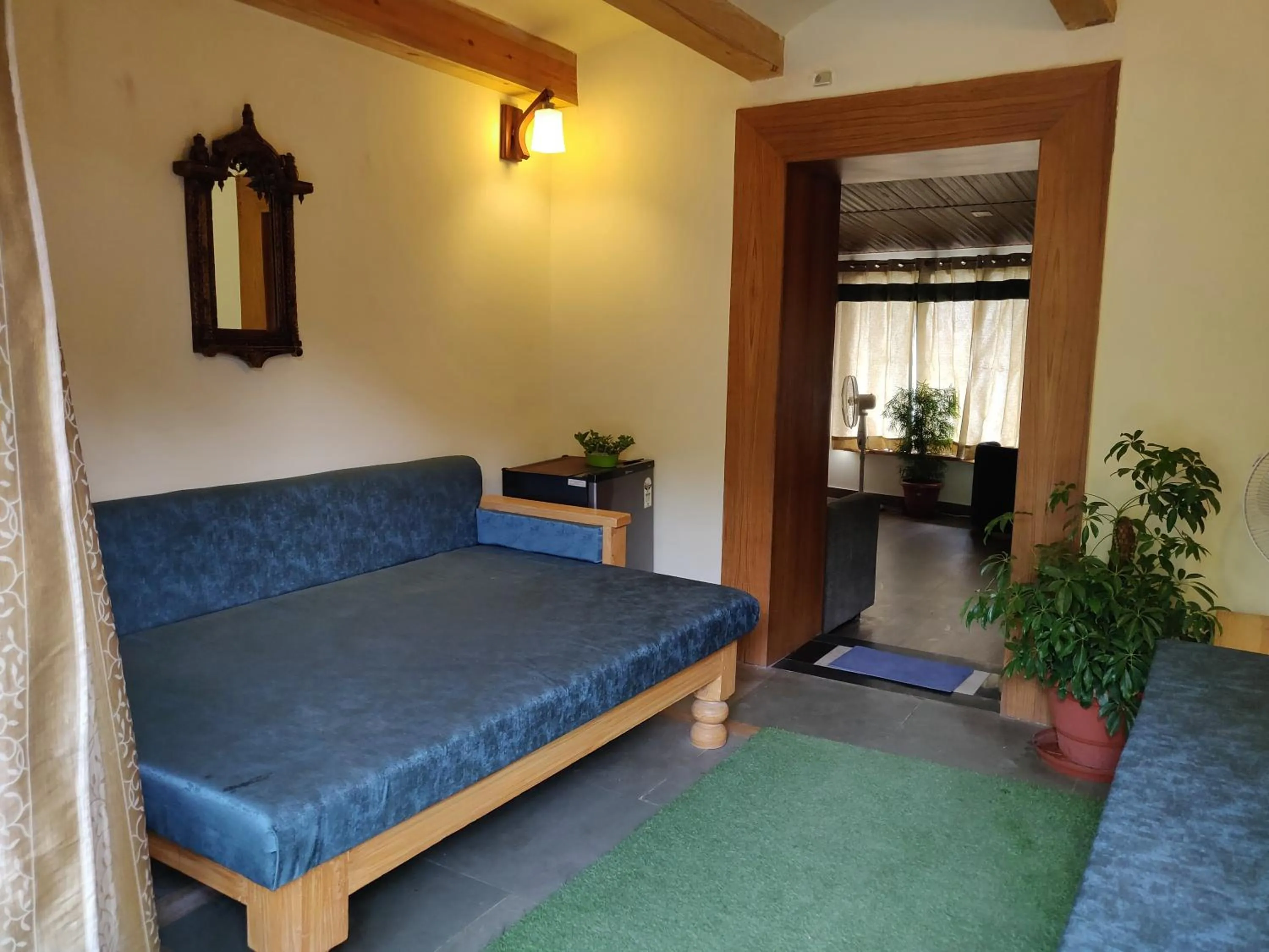 Living room, Bed in Jharipani Castle