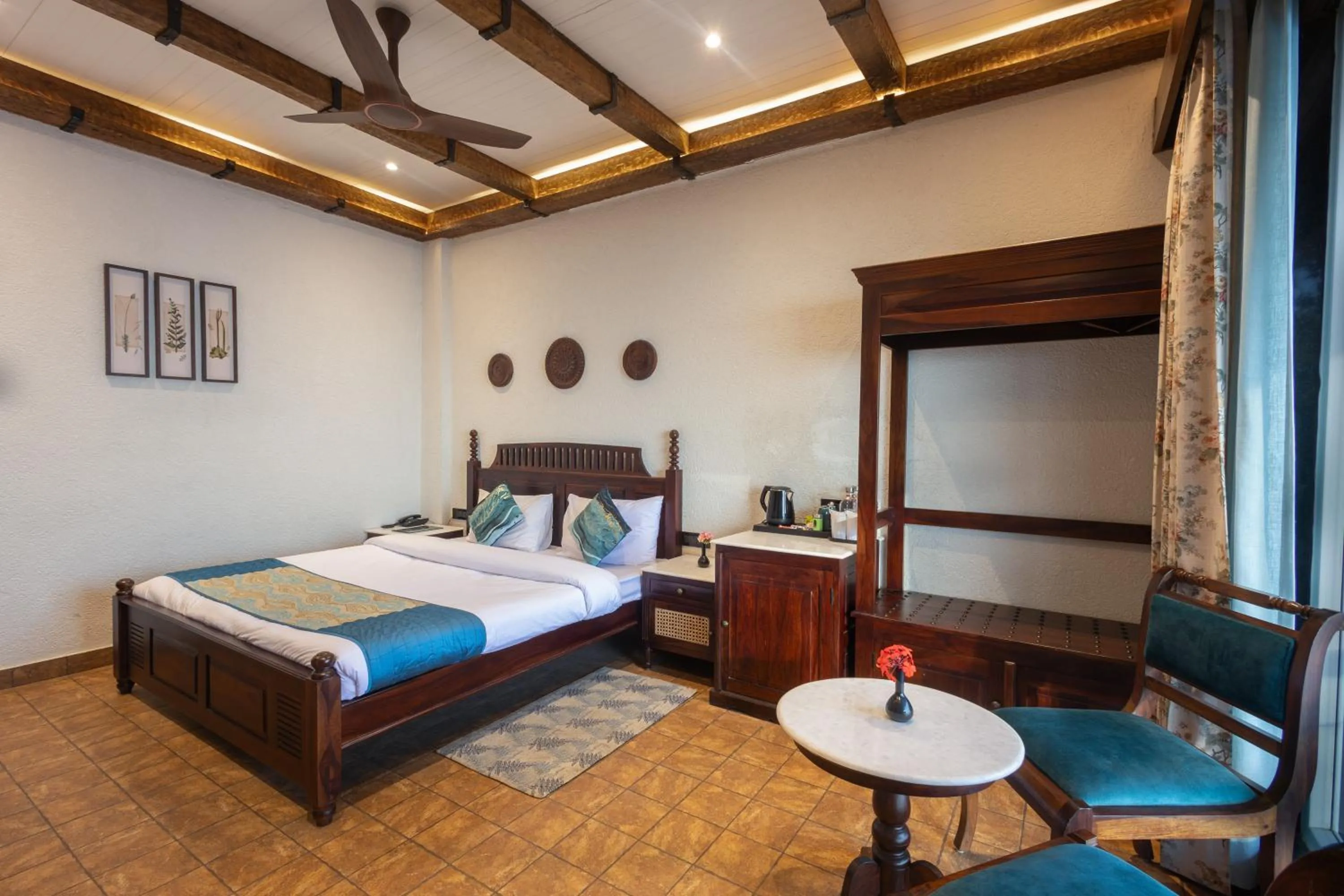 Bed in Jharipani Castle