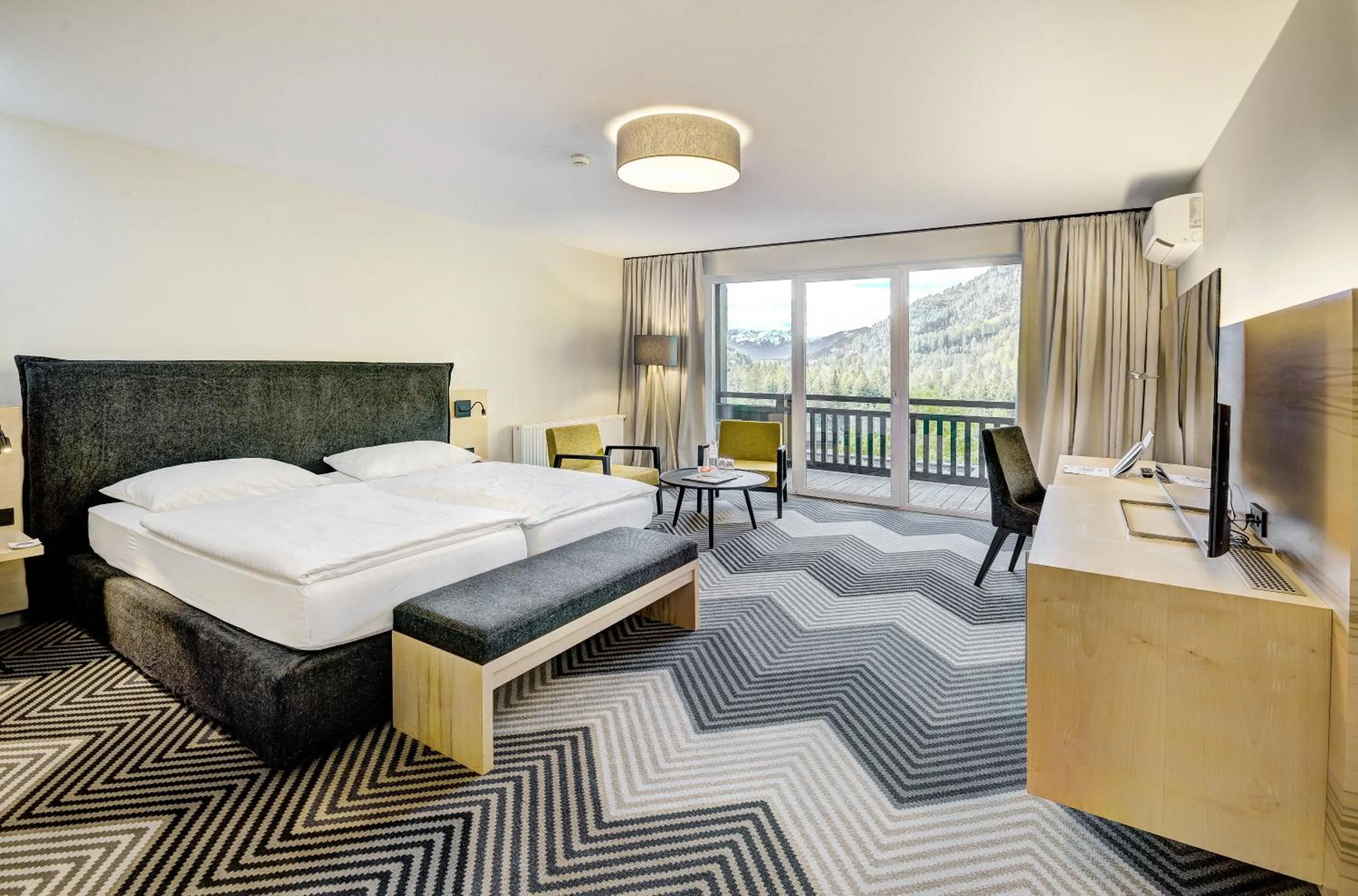 Bed in Hotel Gut Brandlhof