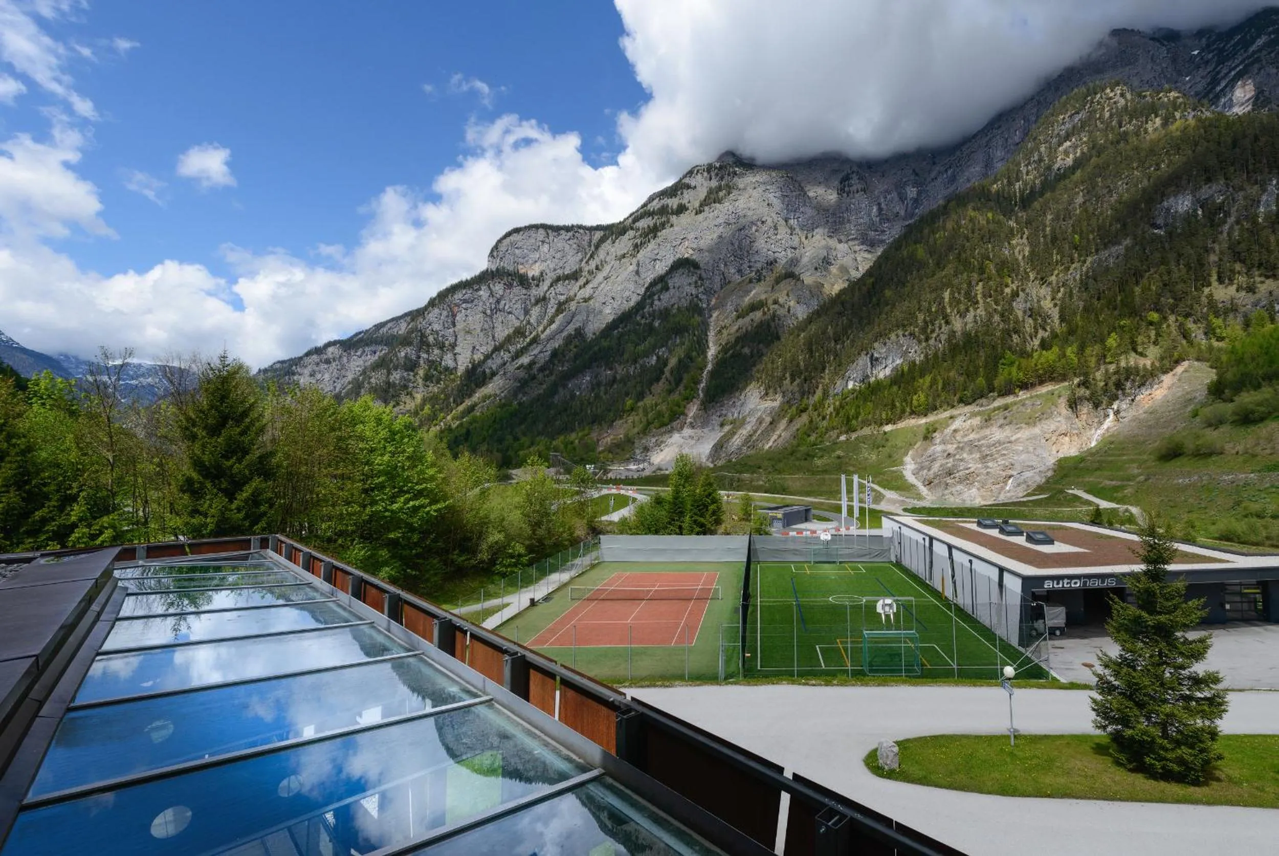 Tennis court in Hotel Gut Brandlhof