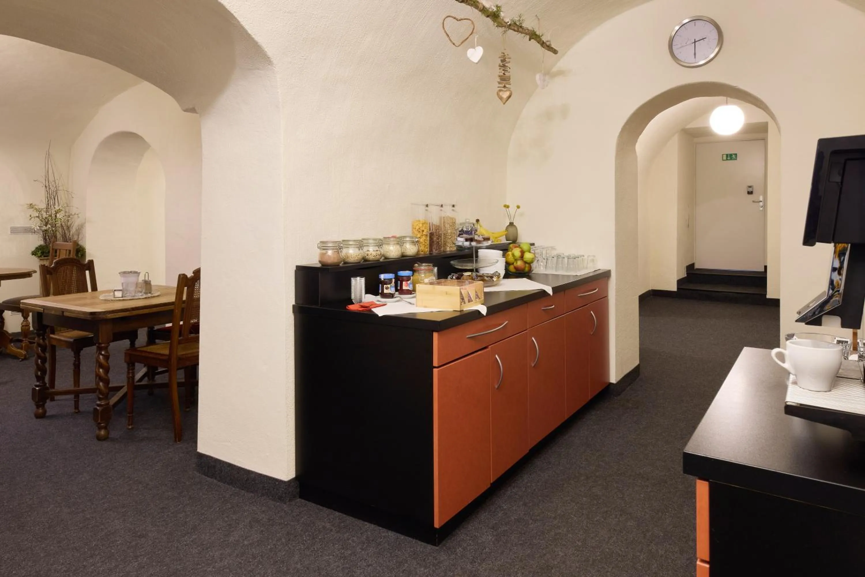 Buffet breakfast in Hotel Villa-Bassermann, stilvoll, 2 Min zum Schloss, schnelles WLAN & Parkplatz