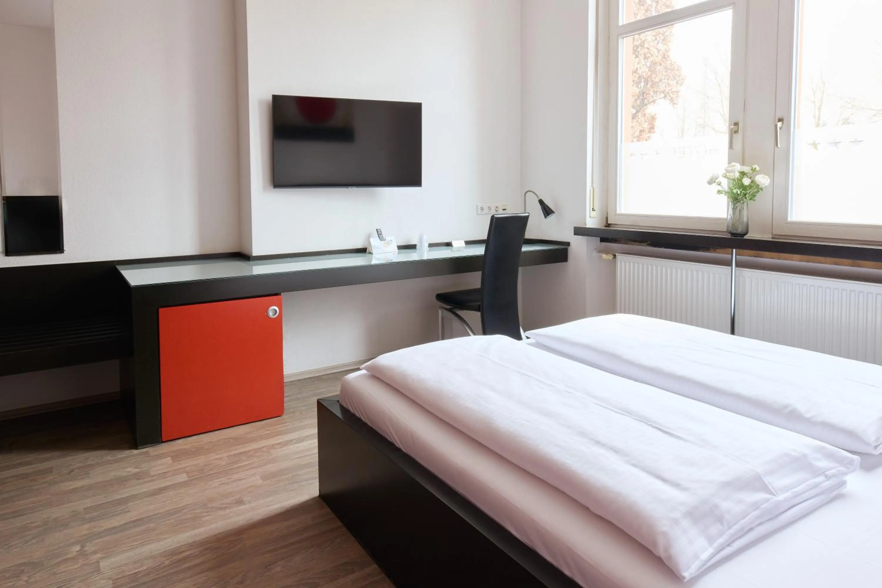 Photo of the whole room, Bed in Hotel Villa-Bassermann, stilvoll, 2 Min zum Schloss, schnelles WLAN & Parkplatz