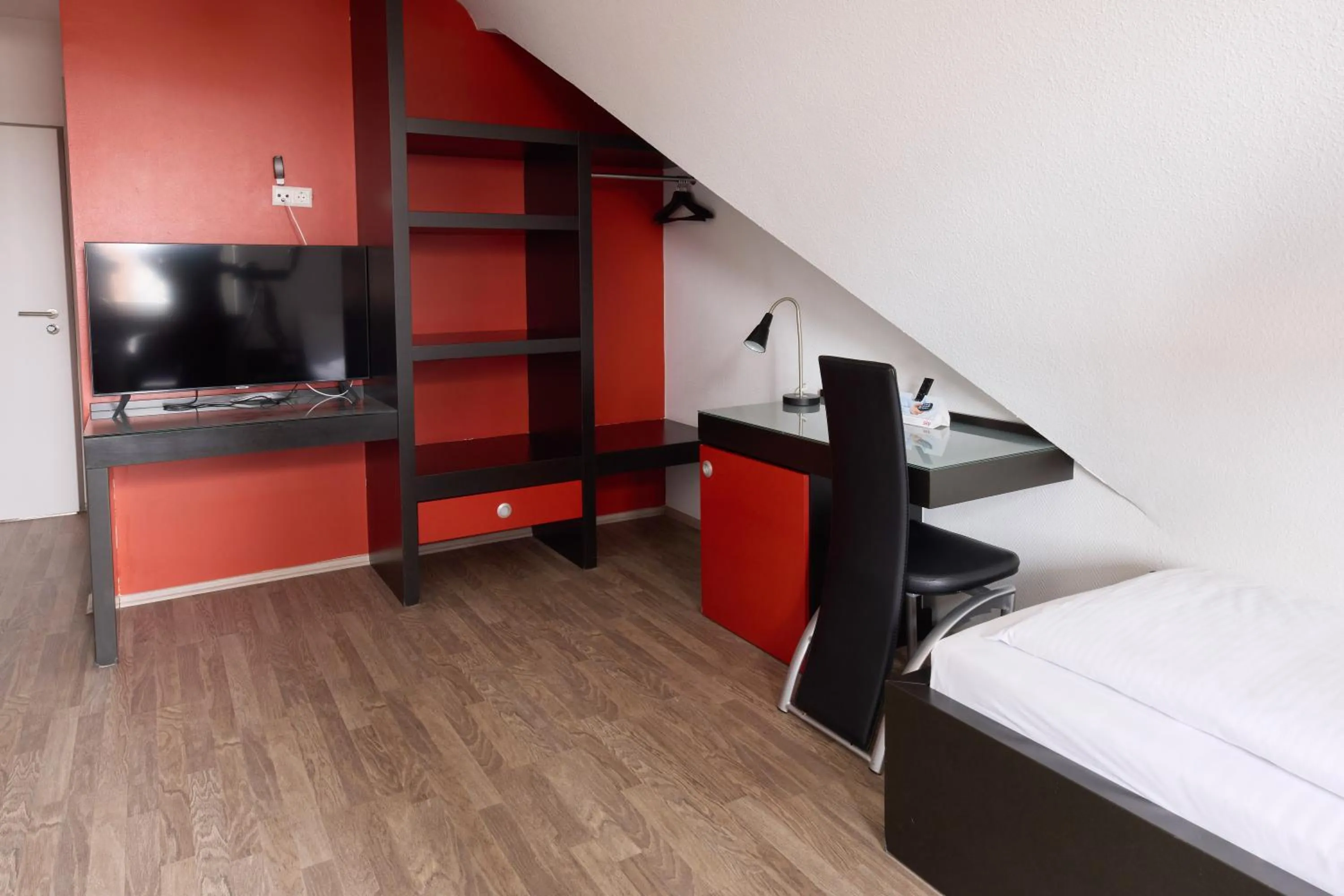 Photo of the whole room, Bed in Hotel Villa-Bassermann, stilvoll, 2 Min zum Schloss, schnelles WLAN & Parkplatz