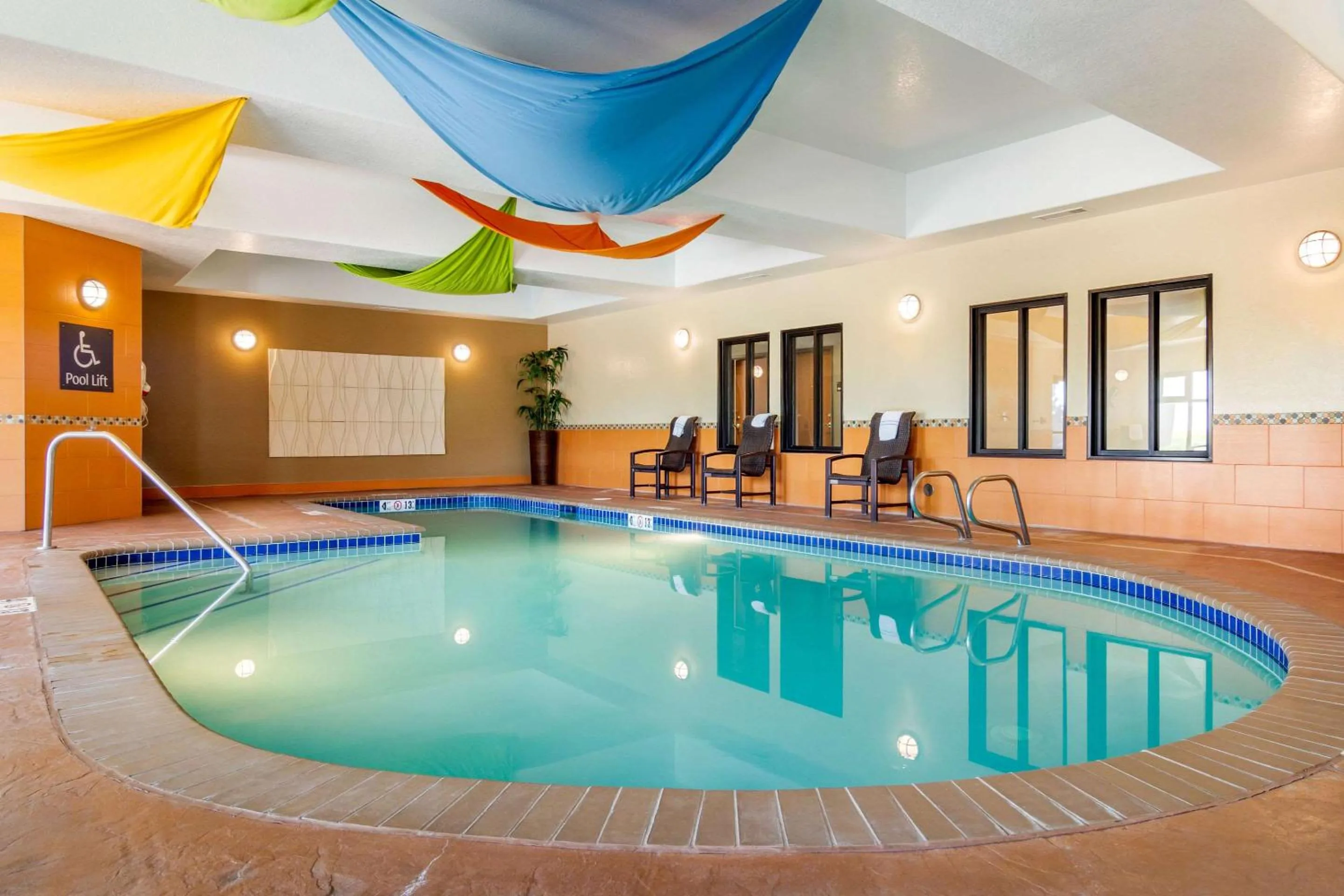 Swimming pool in Comfort Inn & Suites Brighton Denver NE Medical Center