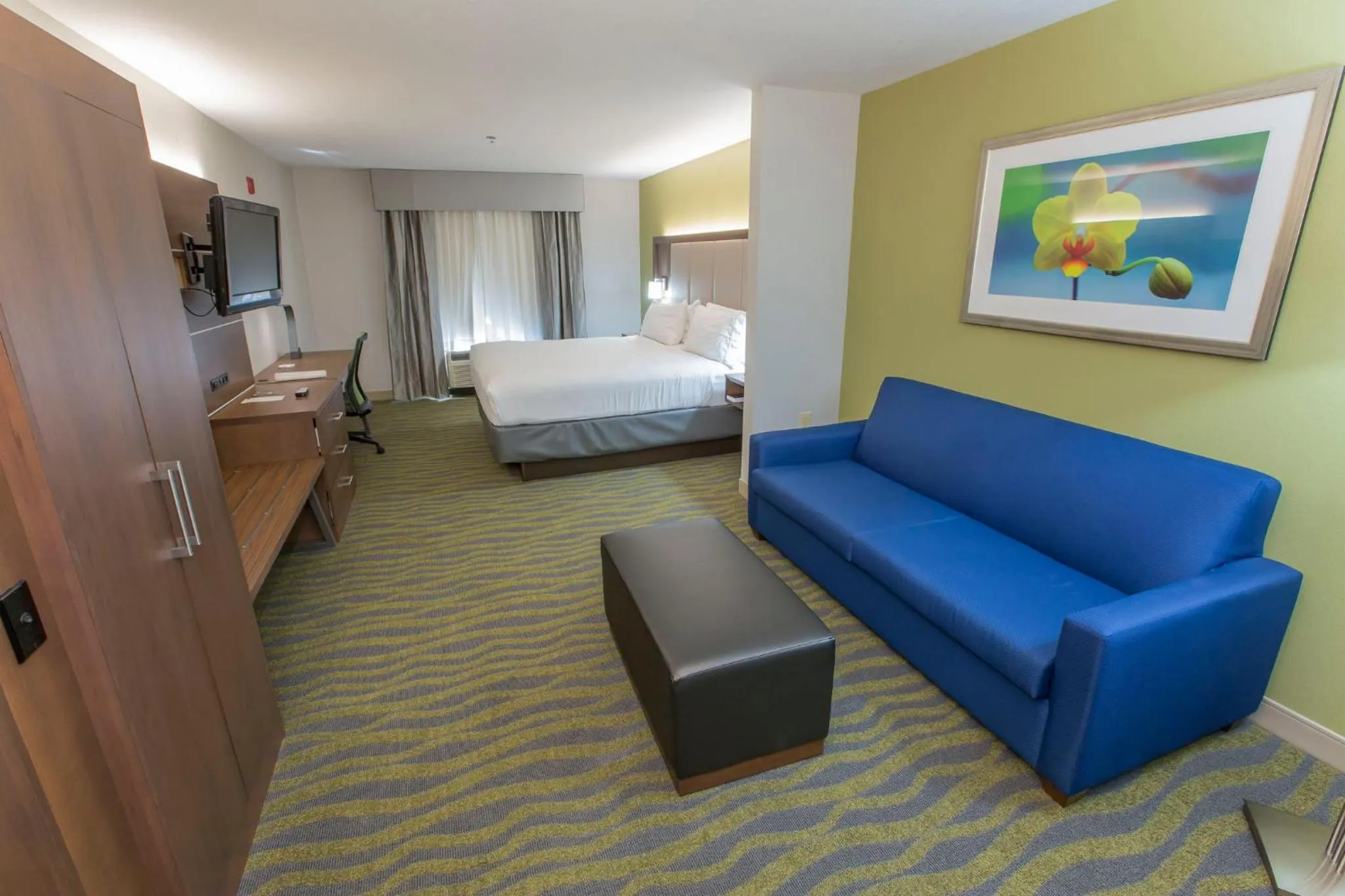 Photo of the whole room, Bed in Holiday Inn Express Hotel & Suites McDonough by IHG