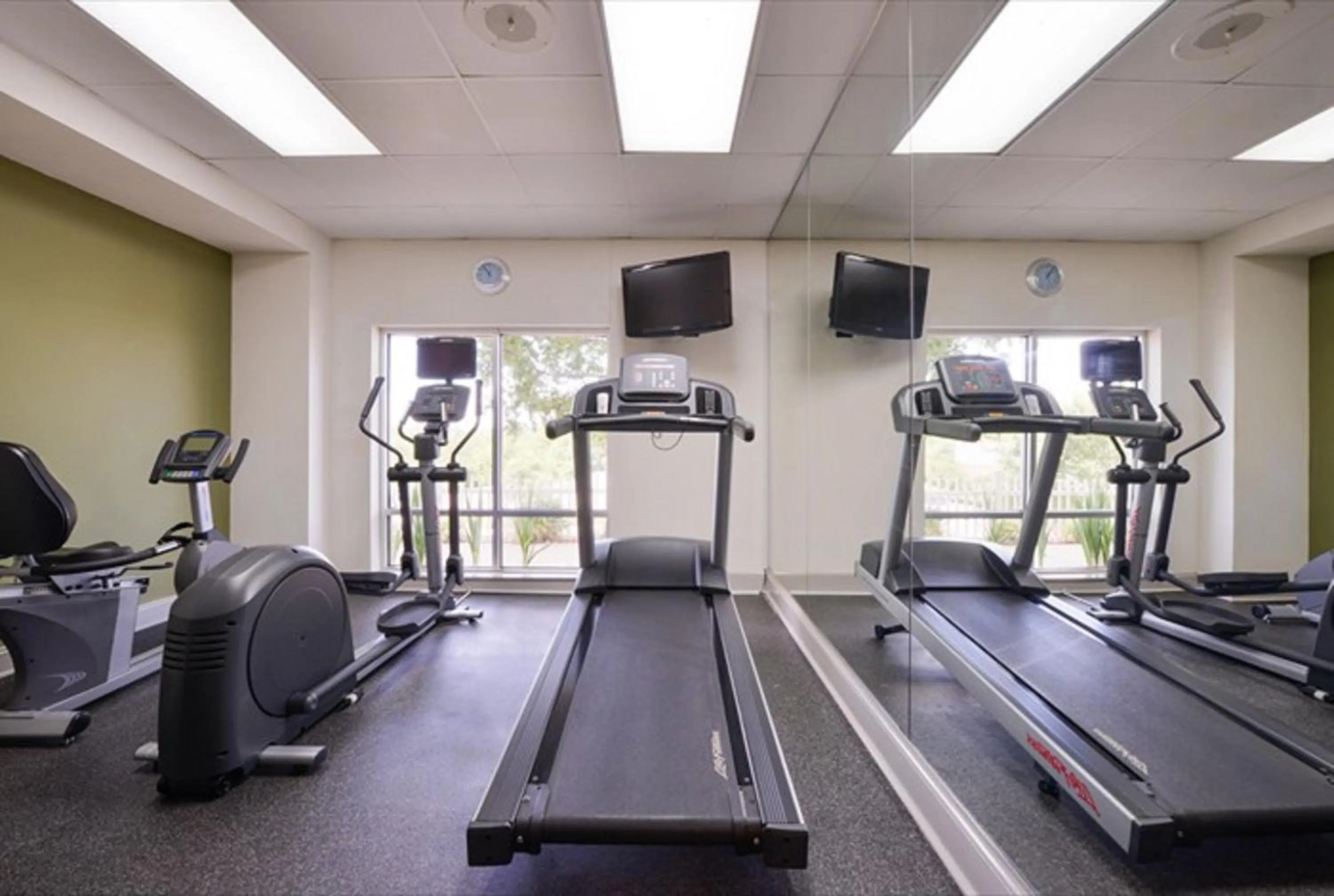 Fitness centre/facilities in Holiday Inn Express Hotel & Suites Mooresville - Lake Norman by IHG