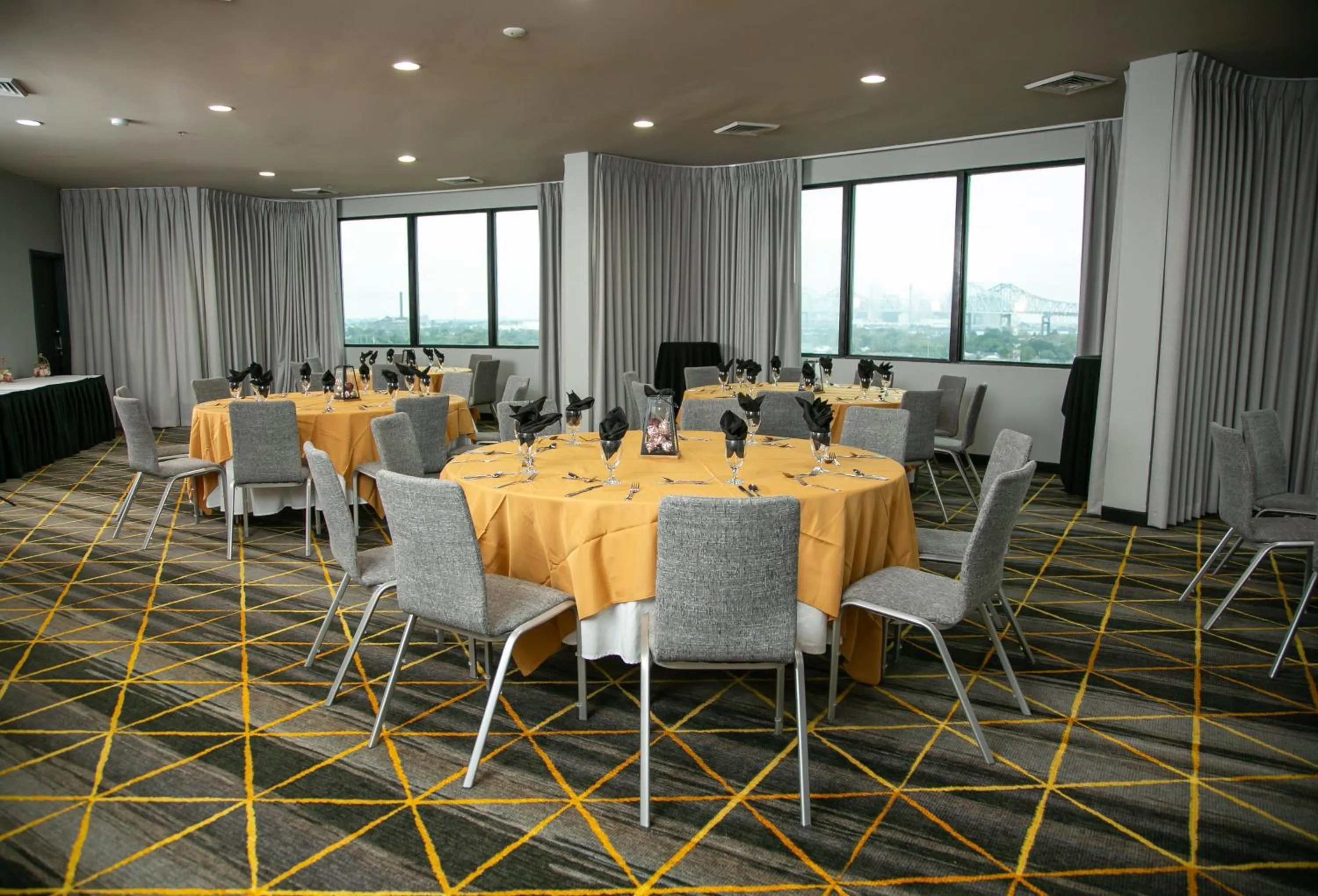 Meeting/conference room in Holiday Inn New Orleans West Bank Tower by IHG