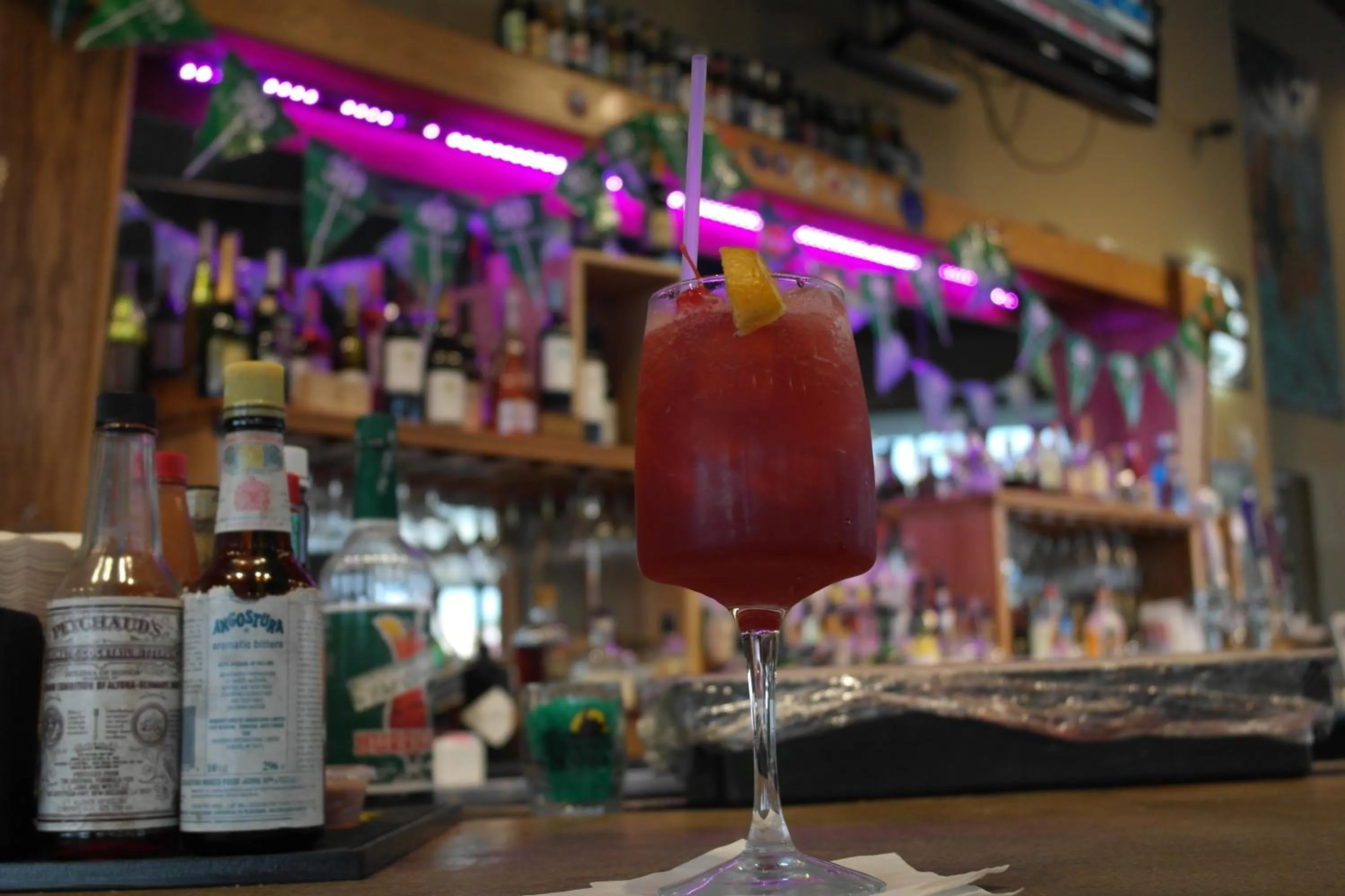 Lounge or bar in Holiday Inn New Orleans West Bank Tower by IHG