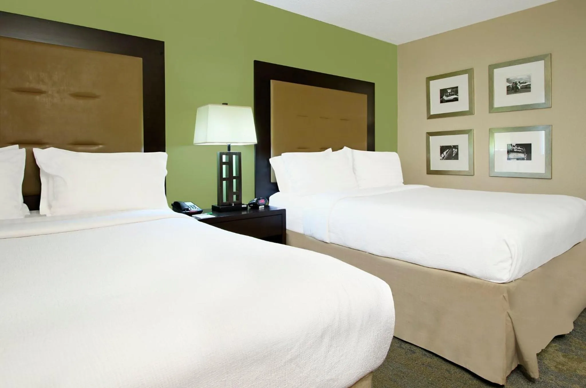 Photo of the whole room, Bed in Holiday Inn New Orleans West Bank Tower by IHG