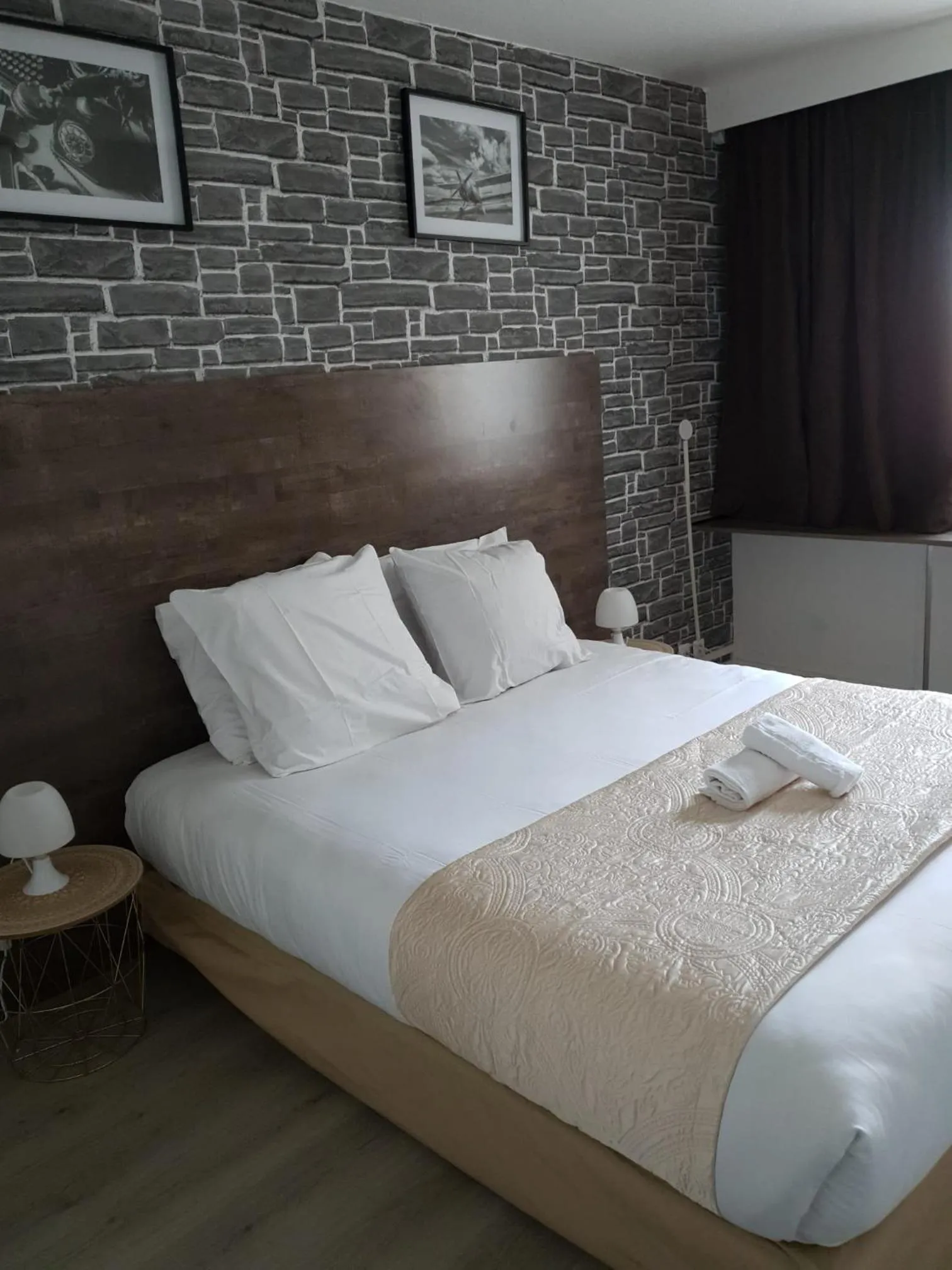 Bed in Resothel Group