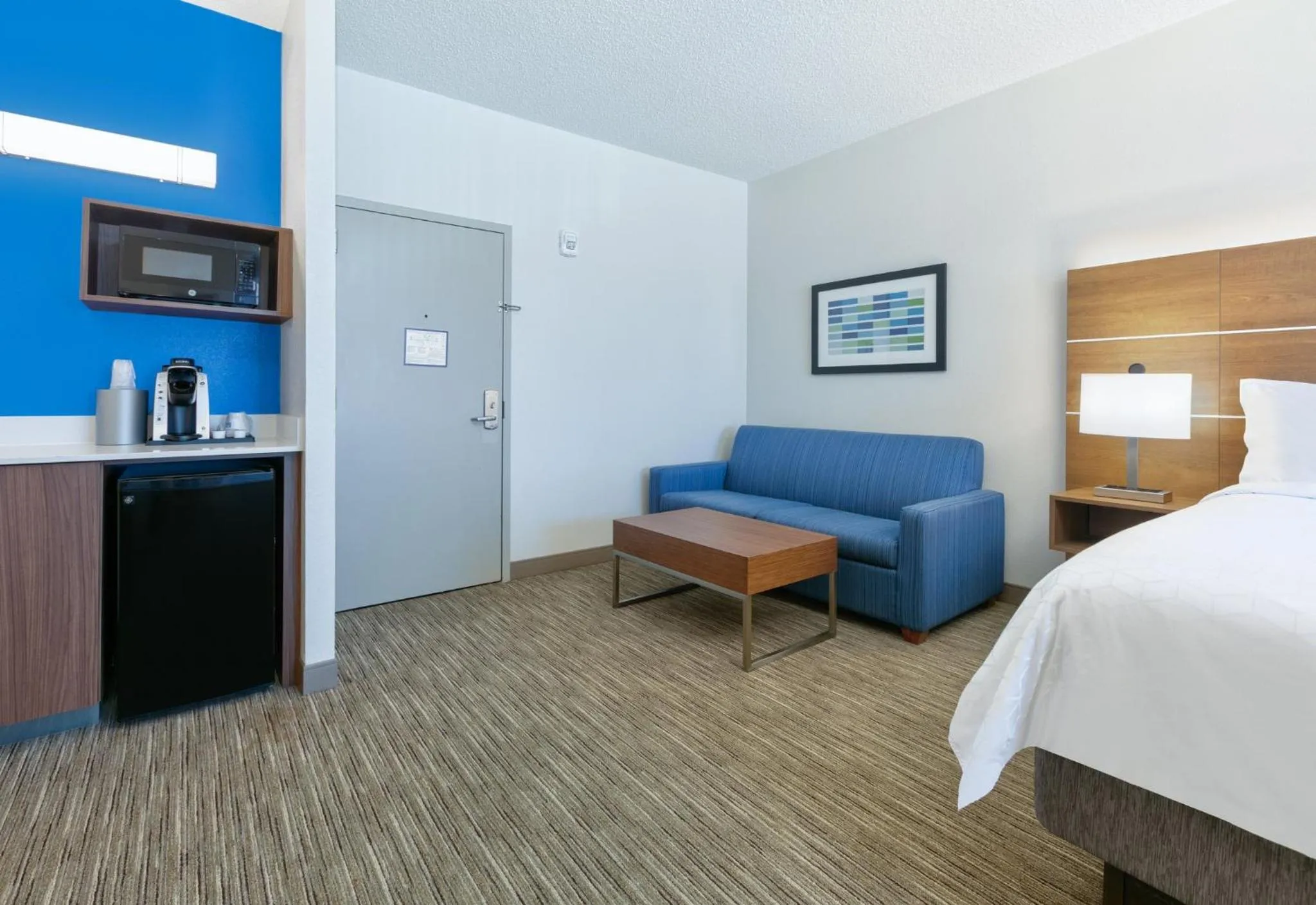 Photo of the whole room, Bed in Holiday Inn Express Hotel & Suites Dallas Fort Worth Airport South by IHG
