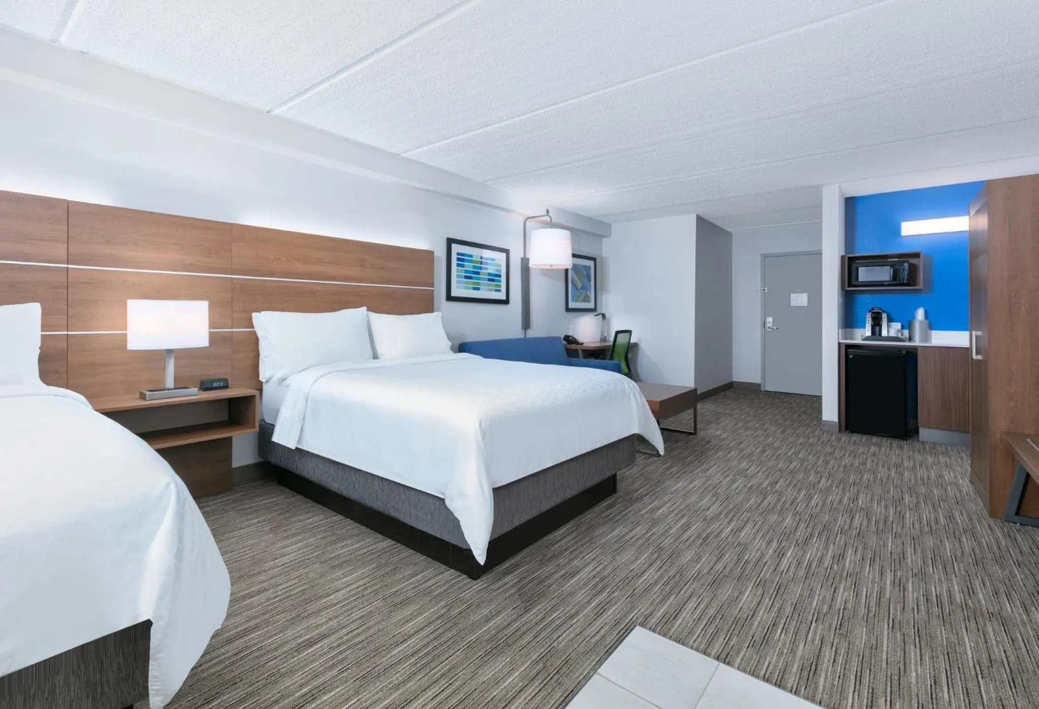 Photo of the whole room, Bed in Holiday Inn Express Hotel & Suites Dallas Fort Worth Airport South by IHG