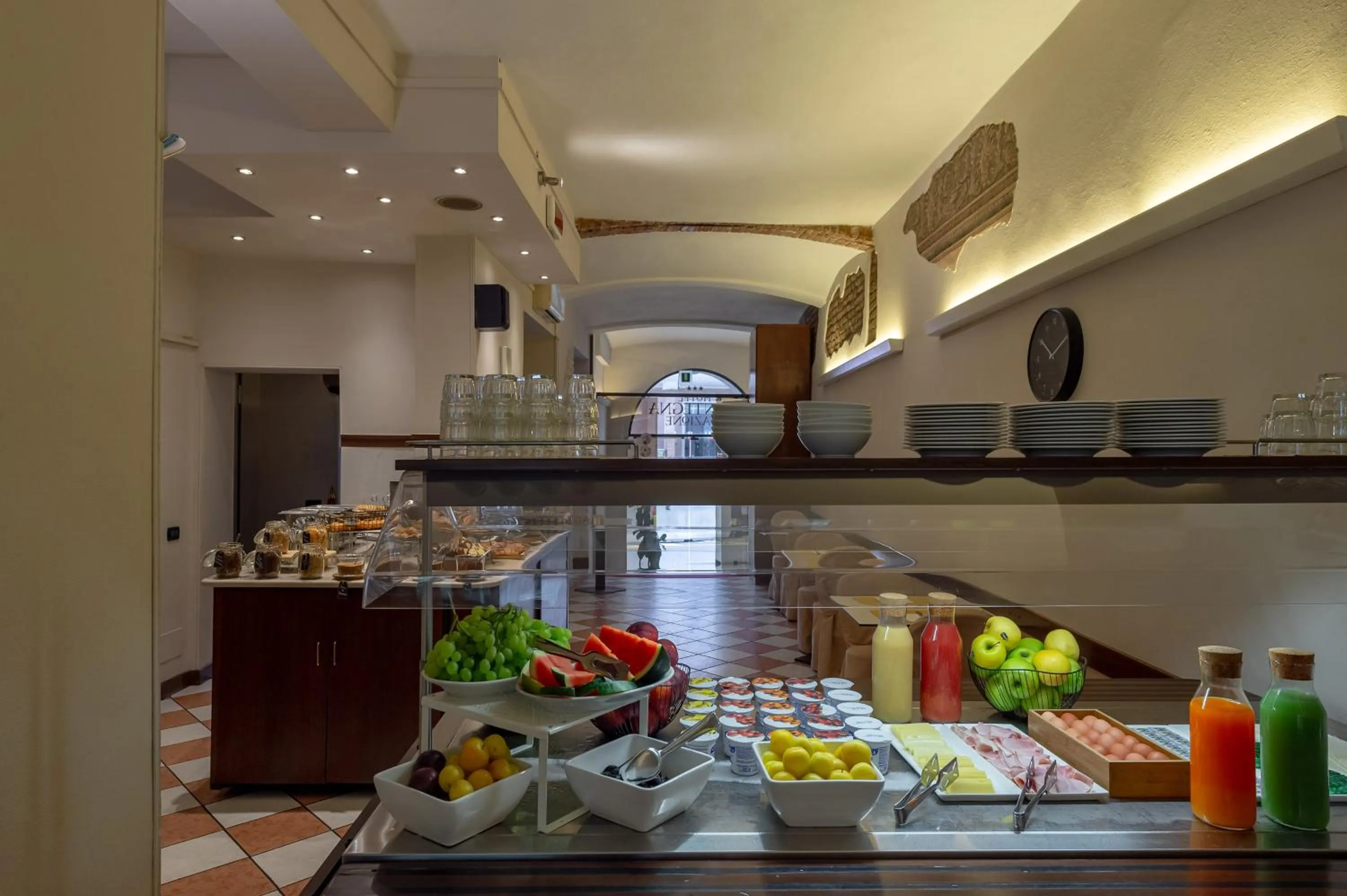 Buffet breakfast in A Casa Dei Gonzaga, MantegnaHotels