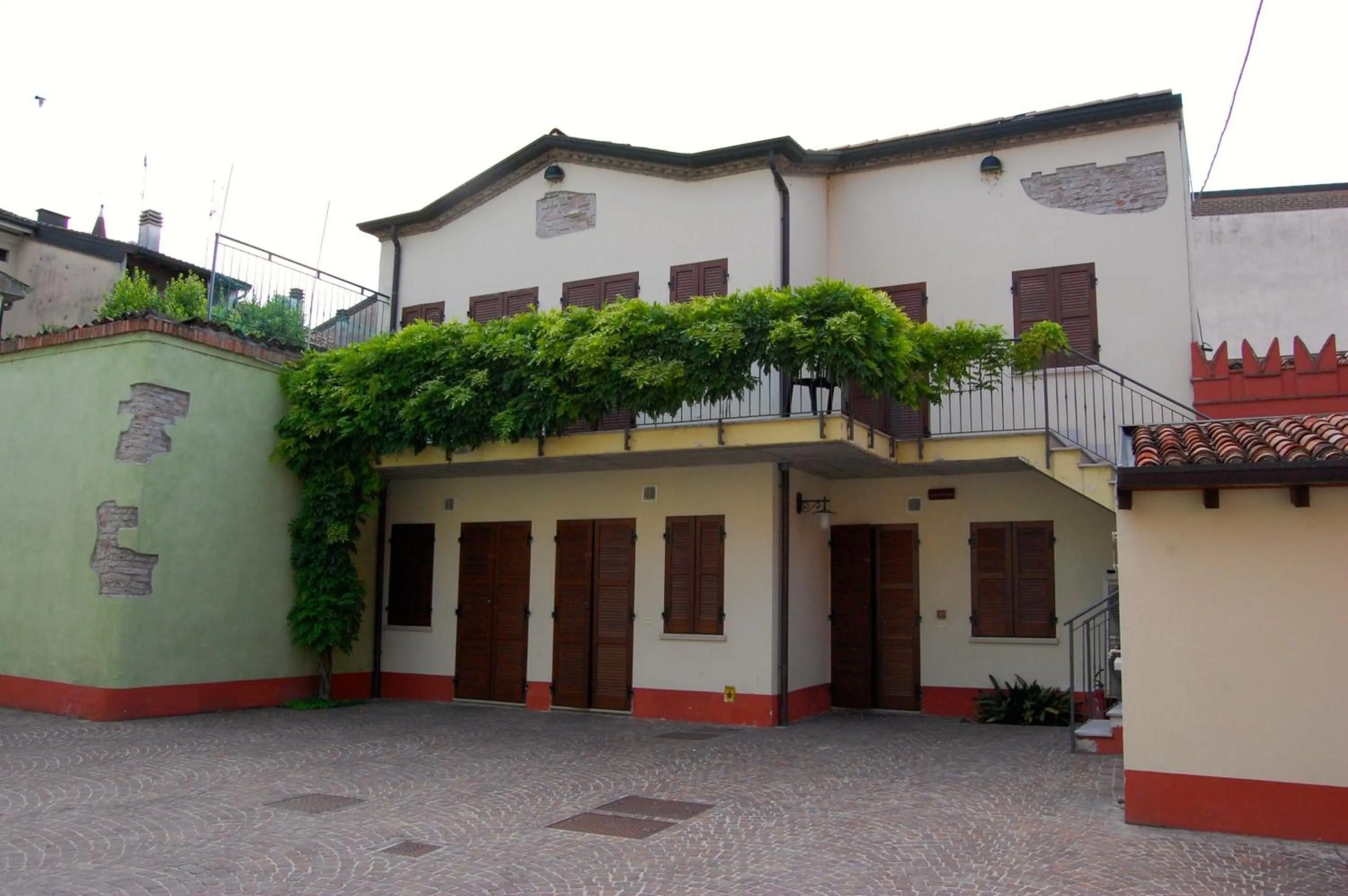 Property building in A Casa Dei Gonzaga, MantegnaHotels