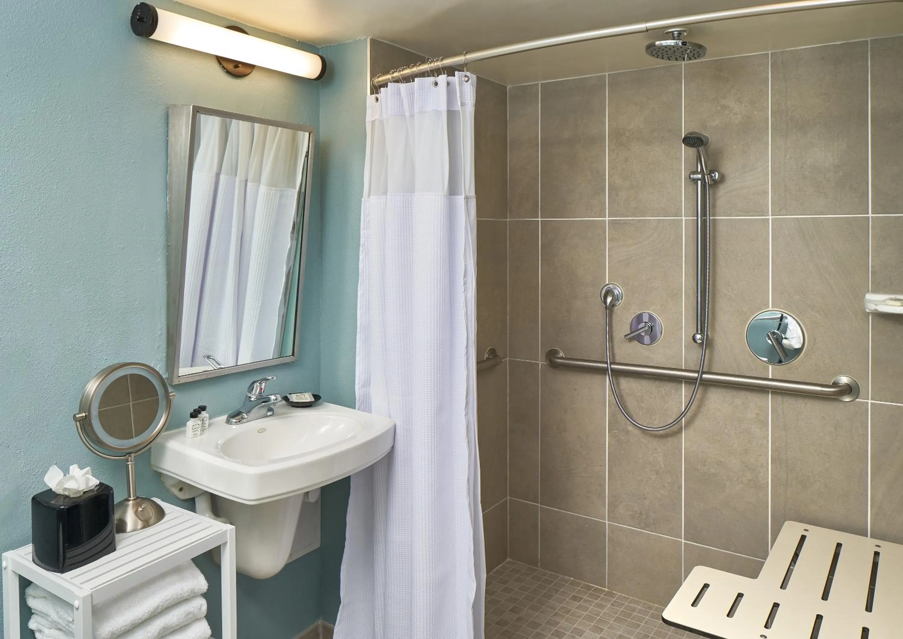 acessibility in Crowne Plaza Melbourne-Oceanfront by IHG