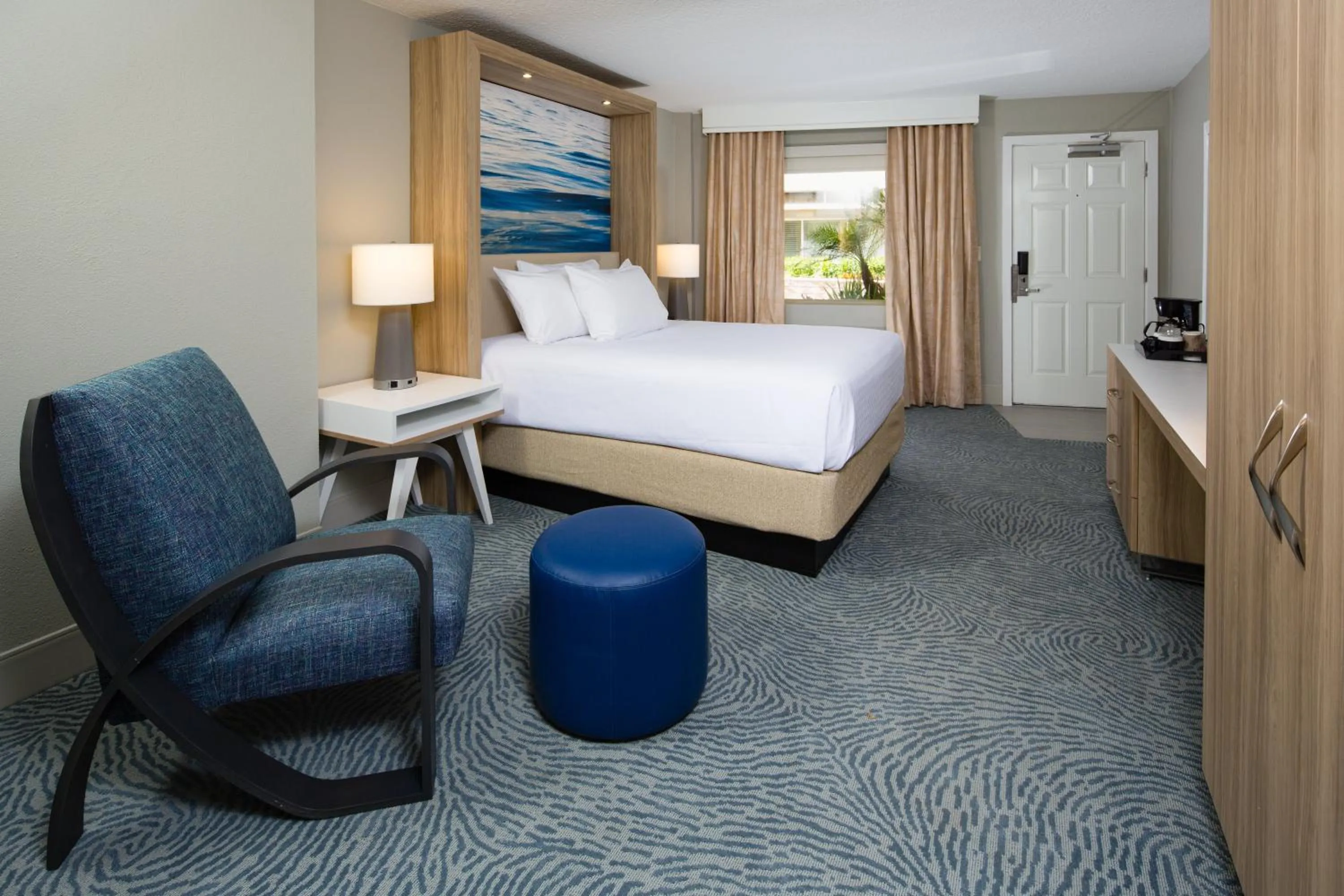 Photo of the whole room, Bed in Crowne Plaza Melbourne-Oceanfront by IHG