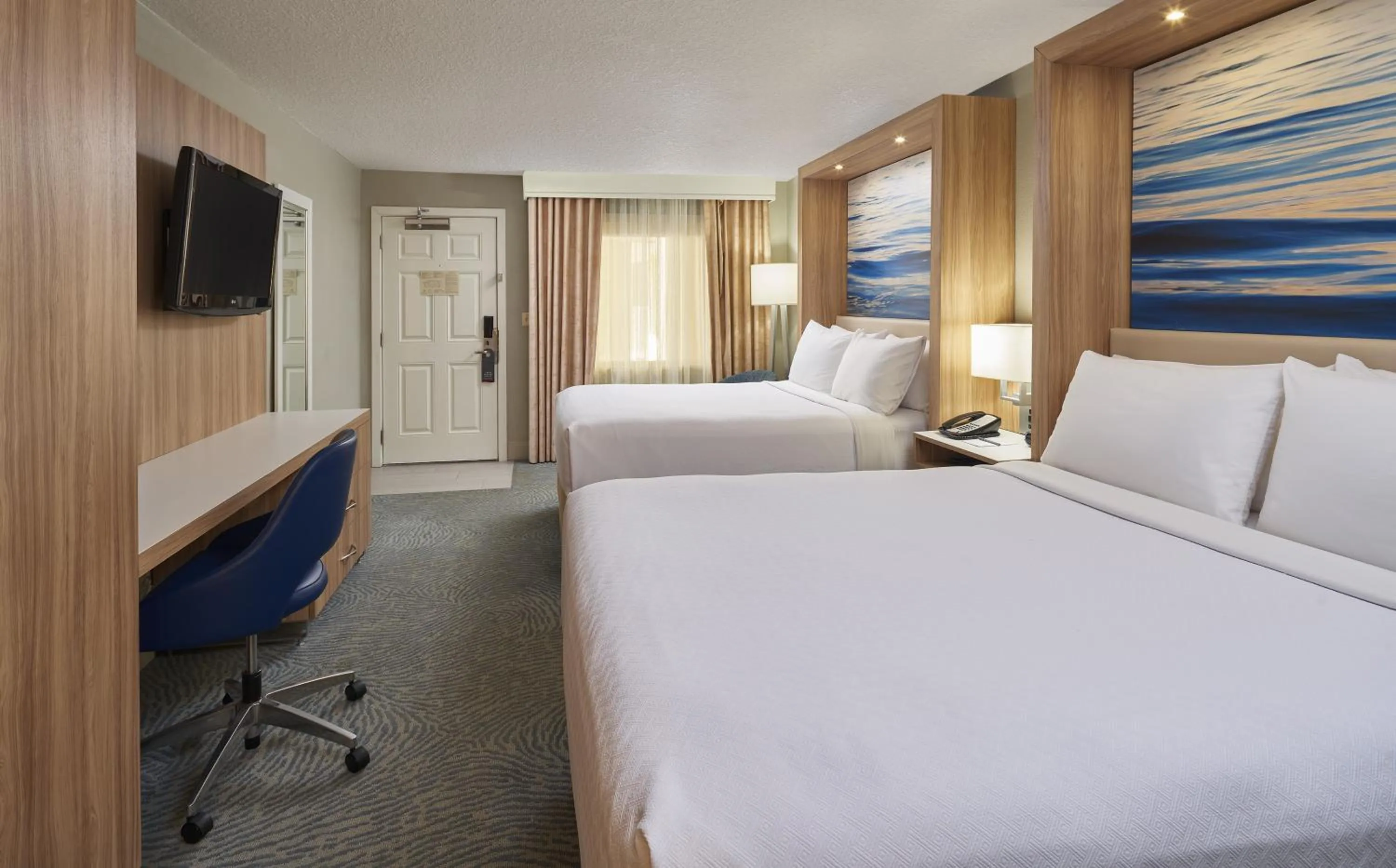 Bed in Crowne Plaza Melbourne-Oceanfront by IHG