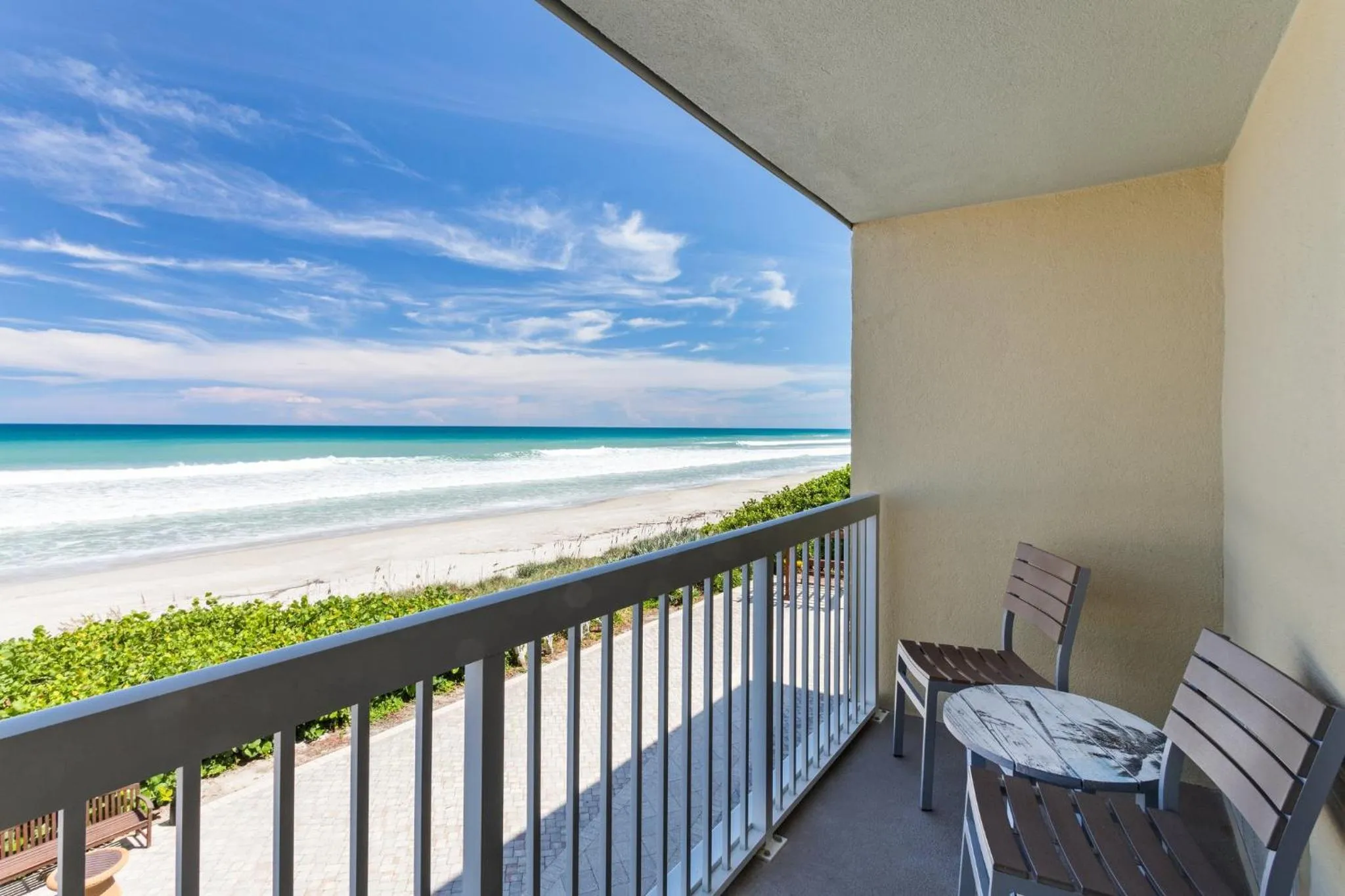 Photo of the whole room in Crowne Plaza Melbourne-Oceanfront by IHG