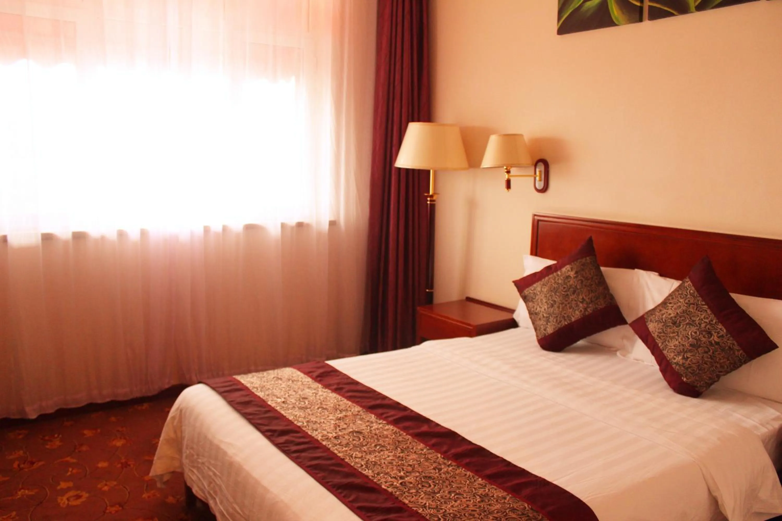 Bed in King Parkview Hotel