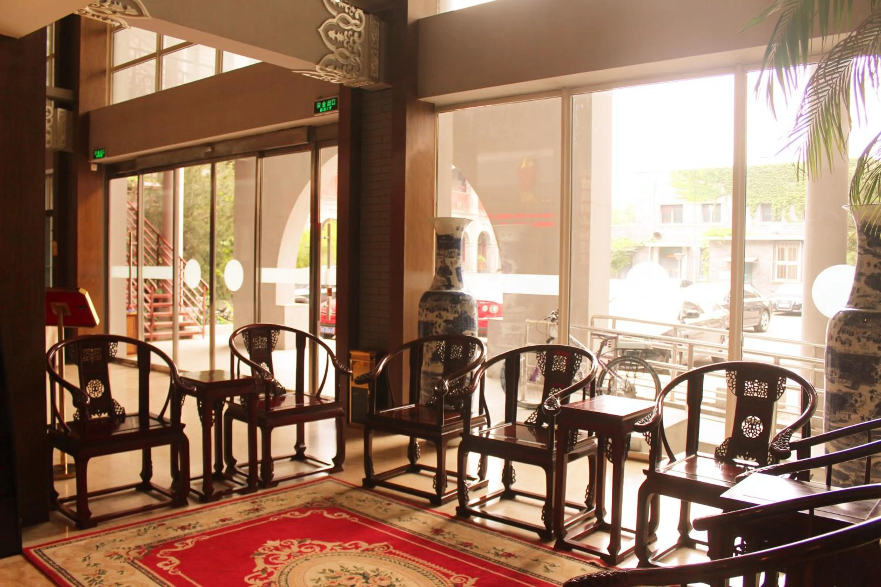 Lounge or bar in King Parkview Hotel