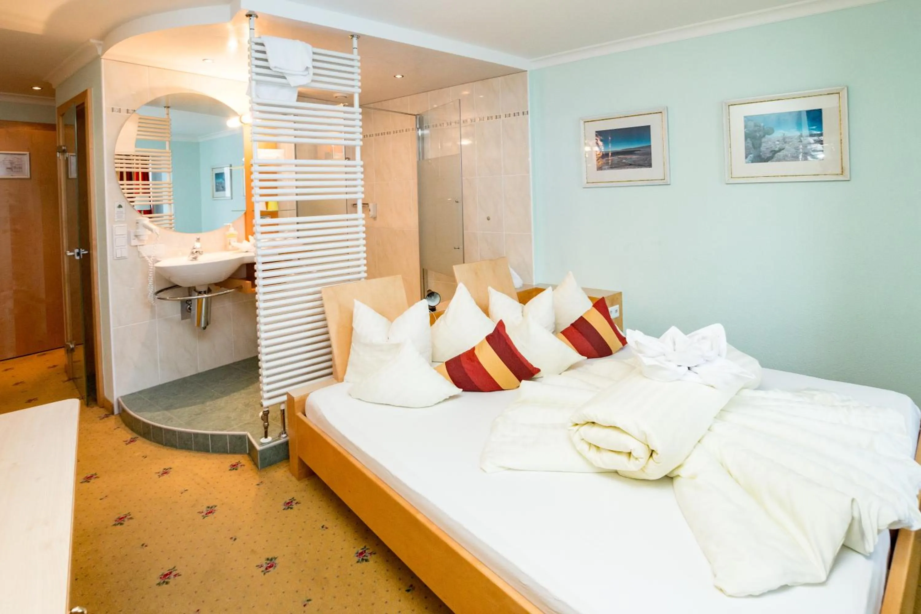 Photo of the whole room, Bed in Hotel Alpina nature-wellness