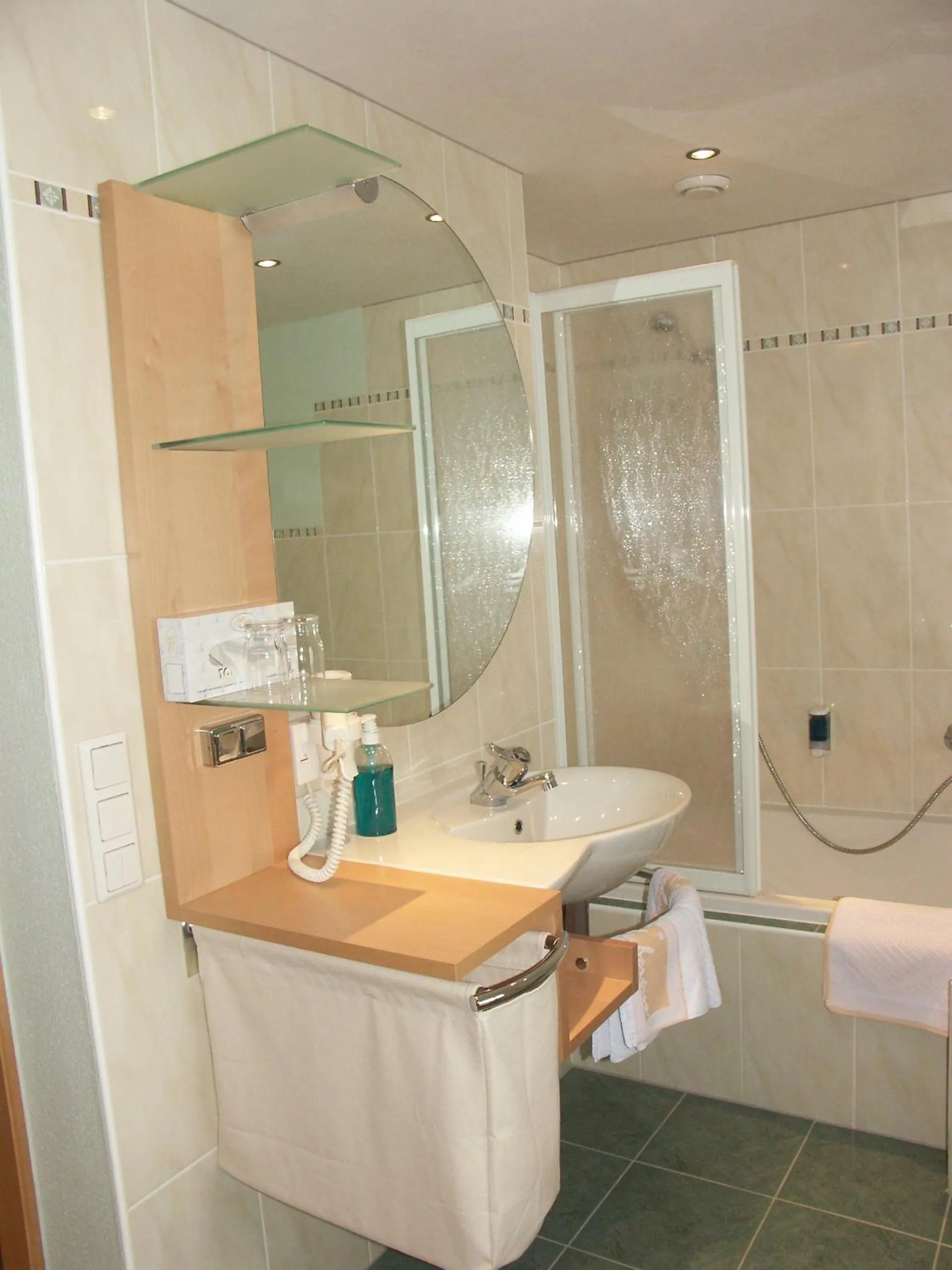 Bathroom in Hotel Alpina nature-wellness