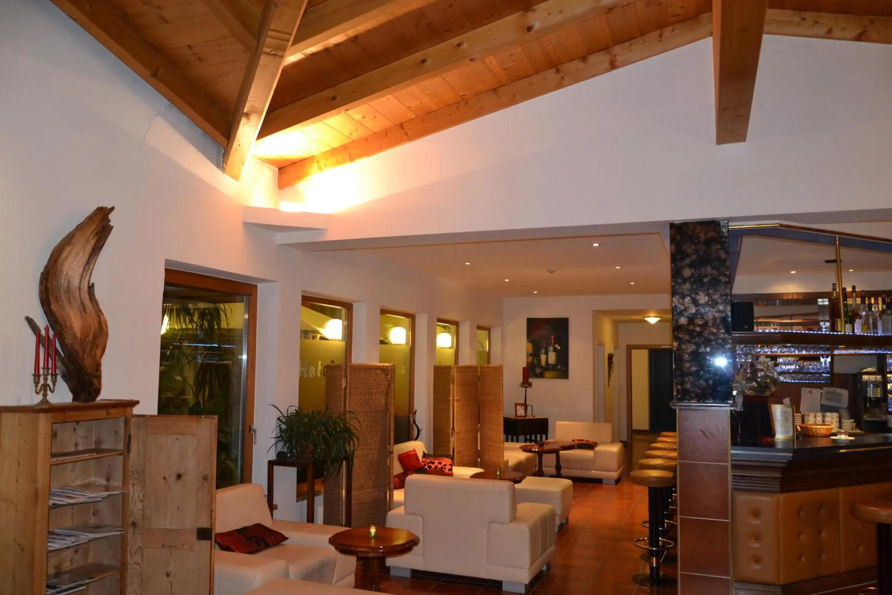 Lounge or bar in Hotel Alpina nature-wellness